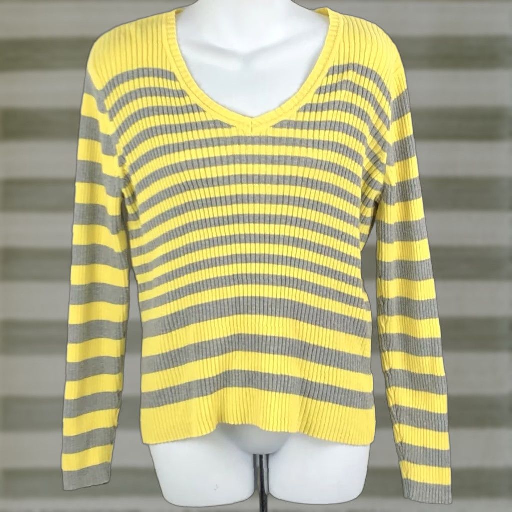 Vintage St Johns Bay sweater M yellow/gray stripe V-neck longsleeve Knit Pullover Women Regular Size M Yellow Stripe V-Neck Long Sleeve Casual Y2K 90s Size M / US 6-8 / IT 42-44 - 1 Thumbnail