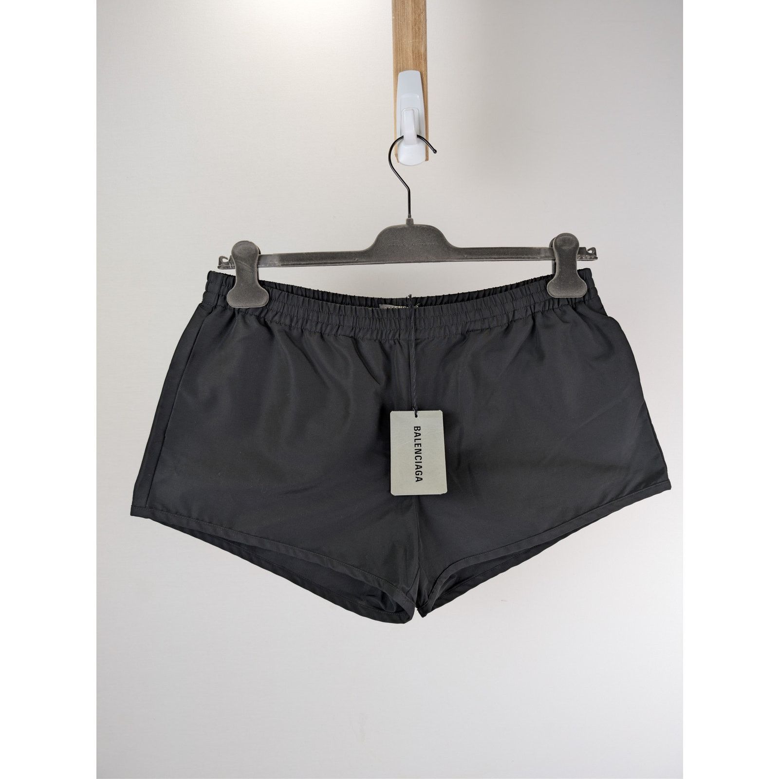 Balenciaga o1rshd1 Q:2 / Technical Faille Running Shorts in Black Size US 32 / EU 48 - 2 Thumbnail