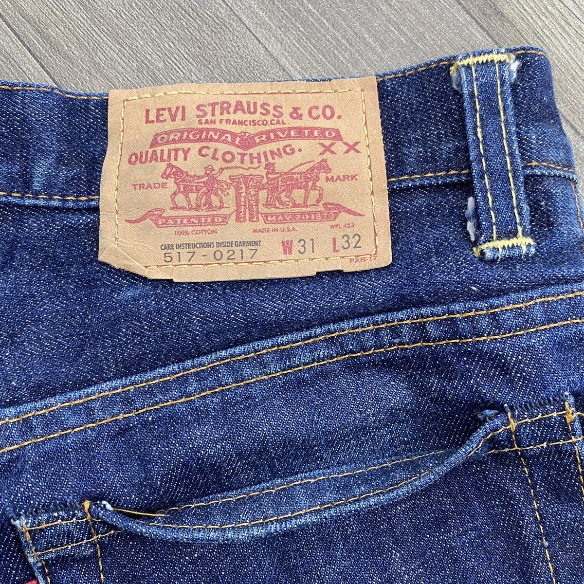 Levi's Vintage Clothing 1990s Vintage Levis 517 Bell Button Bootcut Flared Jeans Size US 31 - 16 Thumbnail