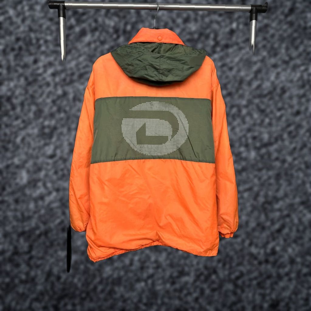 Diesel Diesel 90s Vintage Mens Jacket L Windbreaker 90s Orange - 69 cm Sleeve Length - Regular Fit - Black? Actually orange. Size US L / EU 52-54 / 3 - 1 Thumbnail