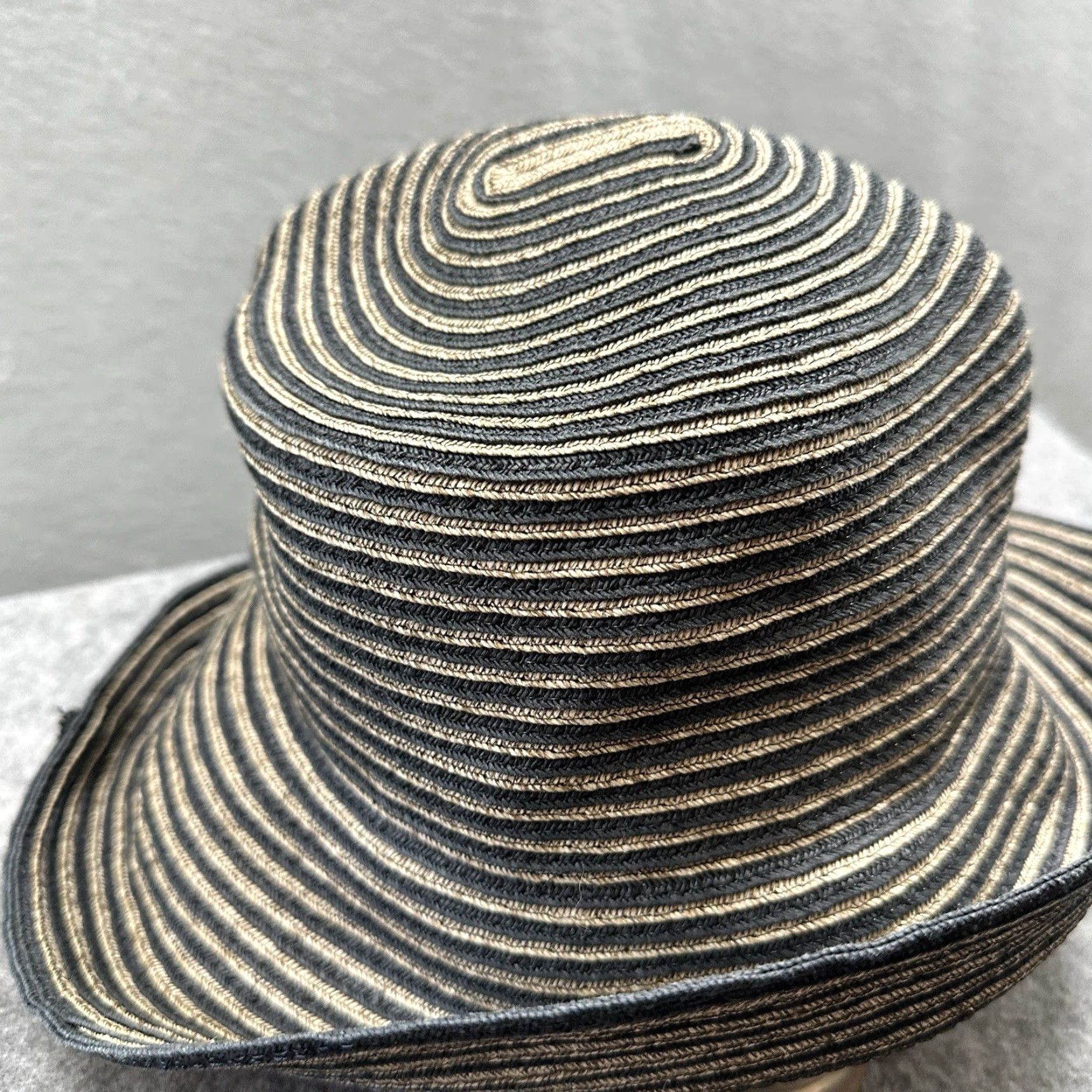 Eric Javits Packable Squishee Bucket Hat Women One Size Brown Travel Packable Hat 90s?