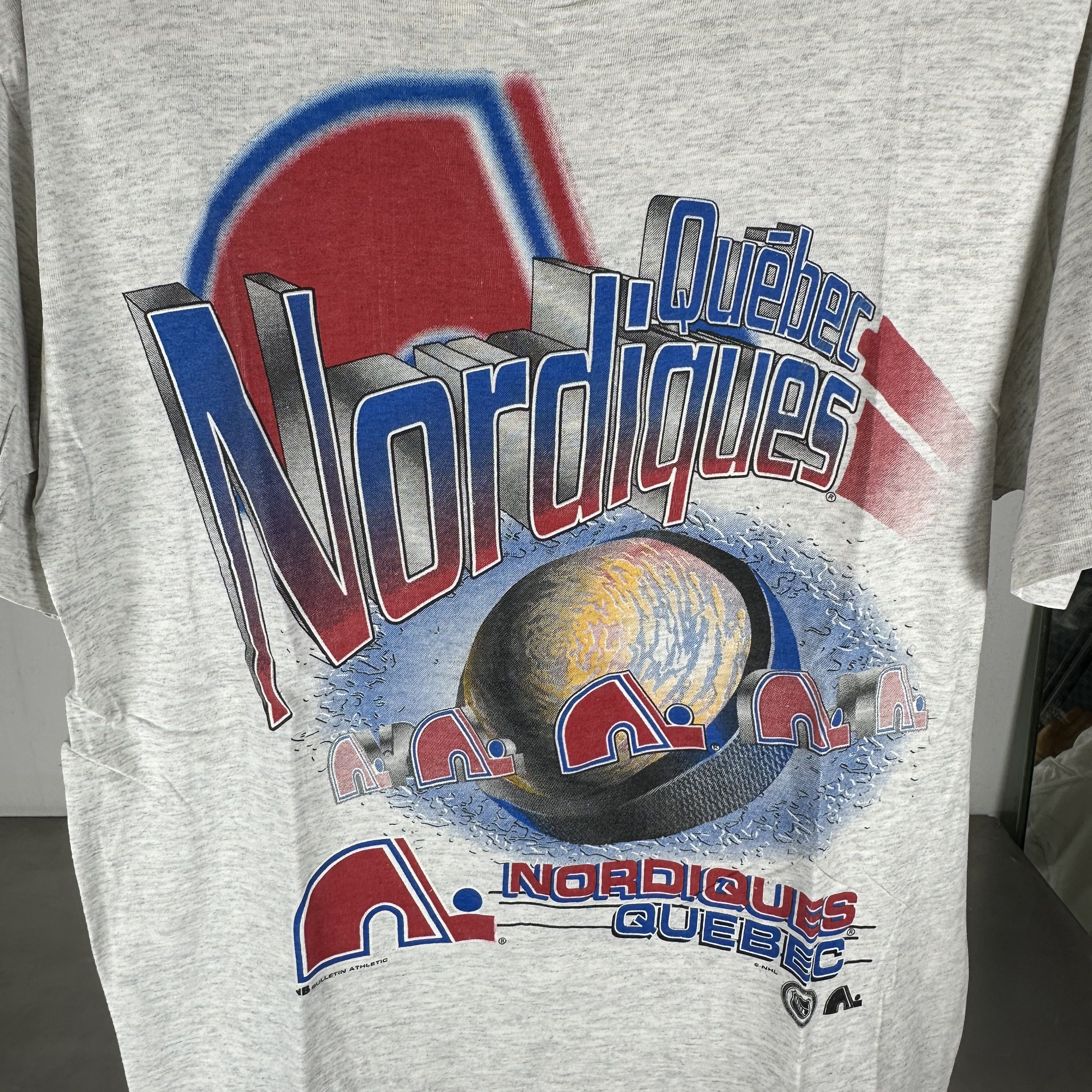 Vintage 90s Quebec Nordiques NHL Bulletin Athletic Graphic T-Shirt Size US L / EU 52-54 / 3 - 2 Thumbnail