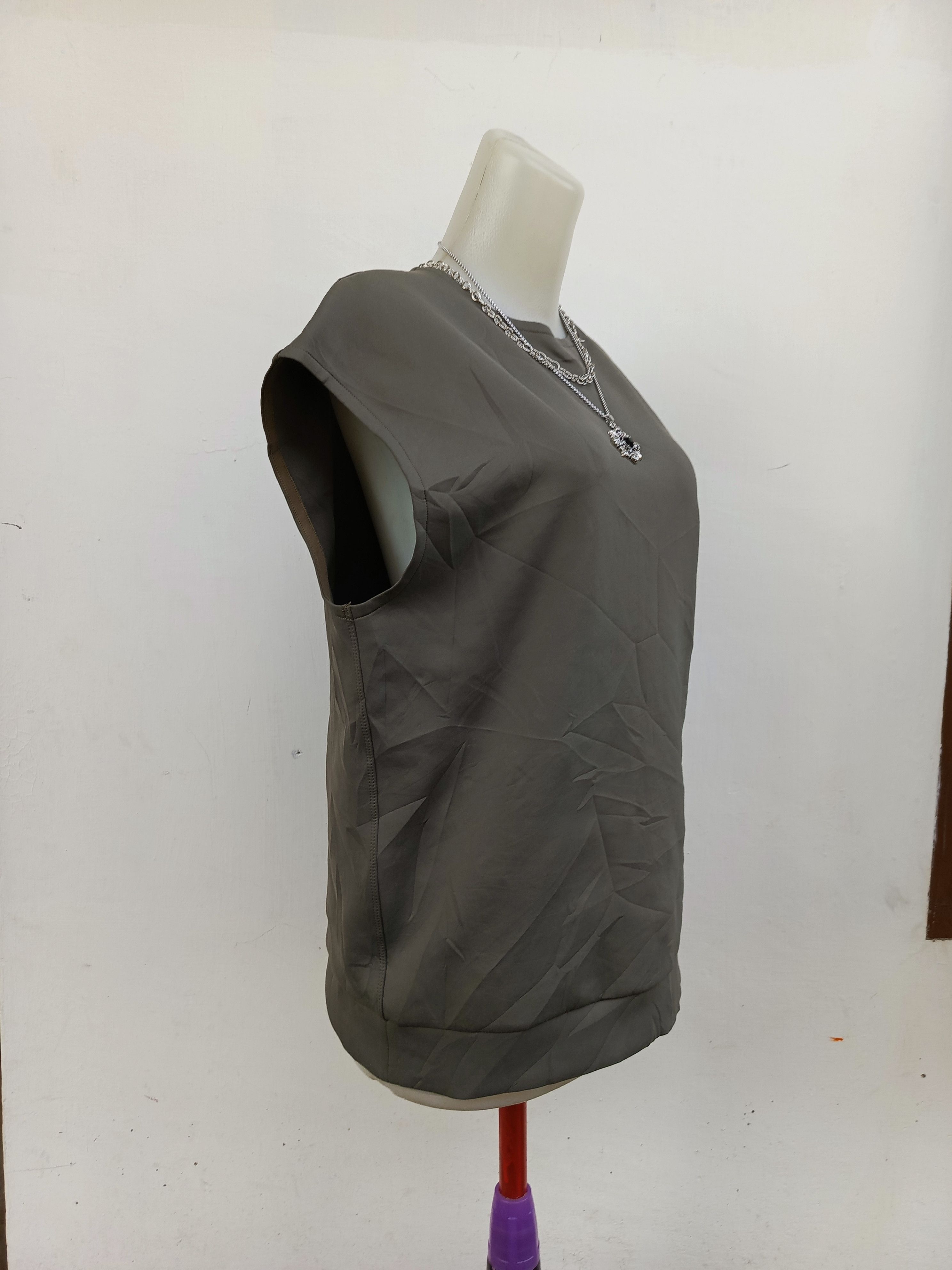 Japanese Brand Stumin Olive Top Sleeveless Clean Minimal Style Size S / US 4 / IT 40 - 3 Thumbnail