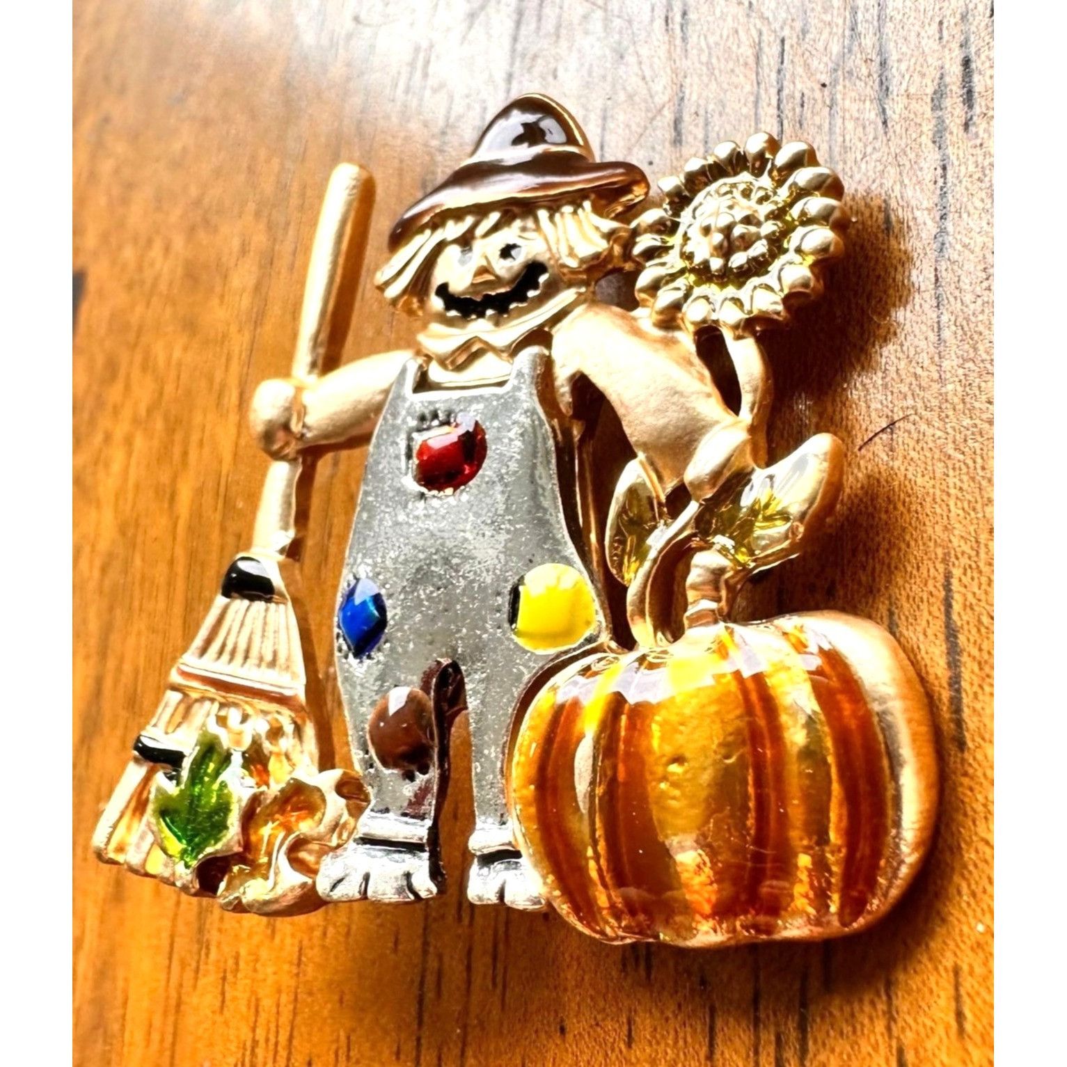 Handmade Scarecrow Brooch Pin New Fall Pumpkin Autumn Leaves Rake Sun Size ONE SIZE - 7 Thumbnail