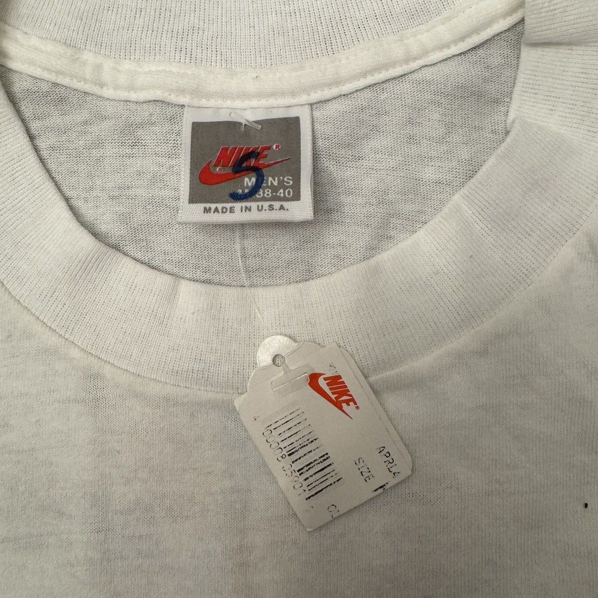 Nike Vintage Nike Reflective 3M T-Shirt Size US M / EU 48-50 / 2 - 4 Thumbnail