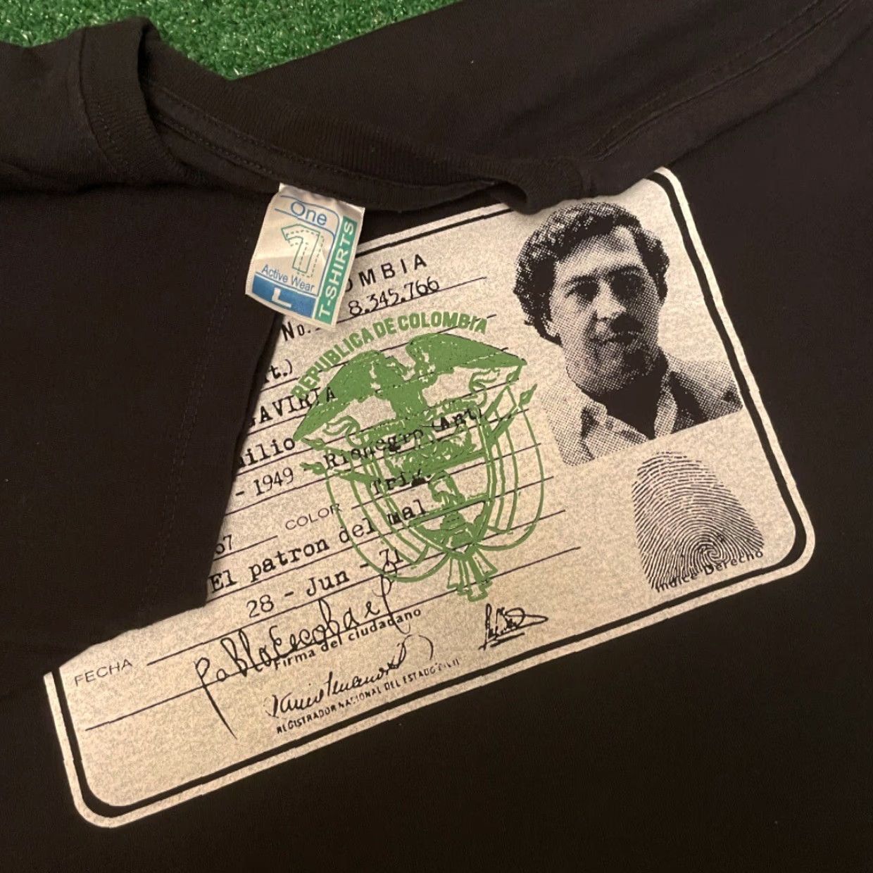 Vintage VINTAGE 90s Pablo Escobar Skater Hip Hop Graphic VTG Shirt Mens Size L Black 90s Mens Shirt VTG 1990s Size US L / EU 52-54 / 3 - 3 Thumbnail