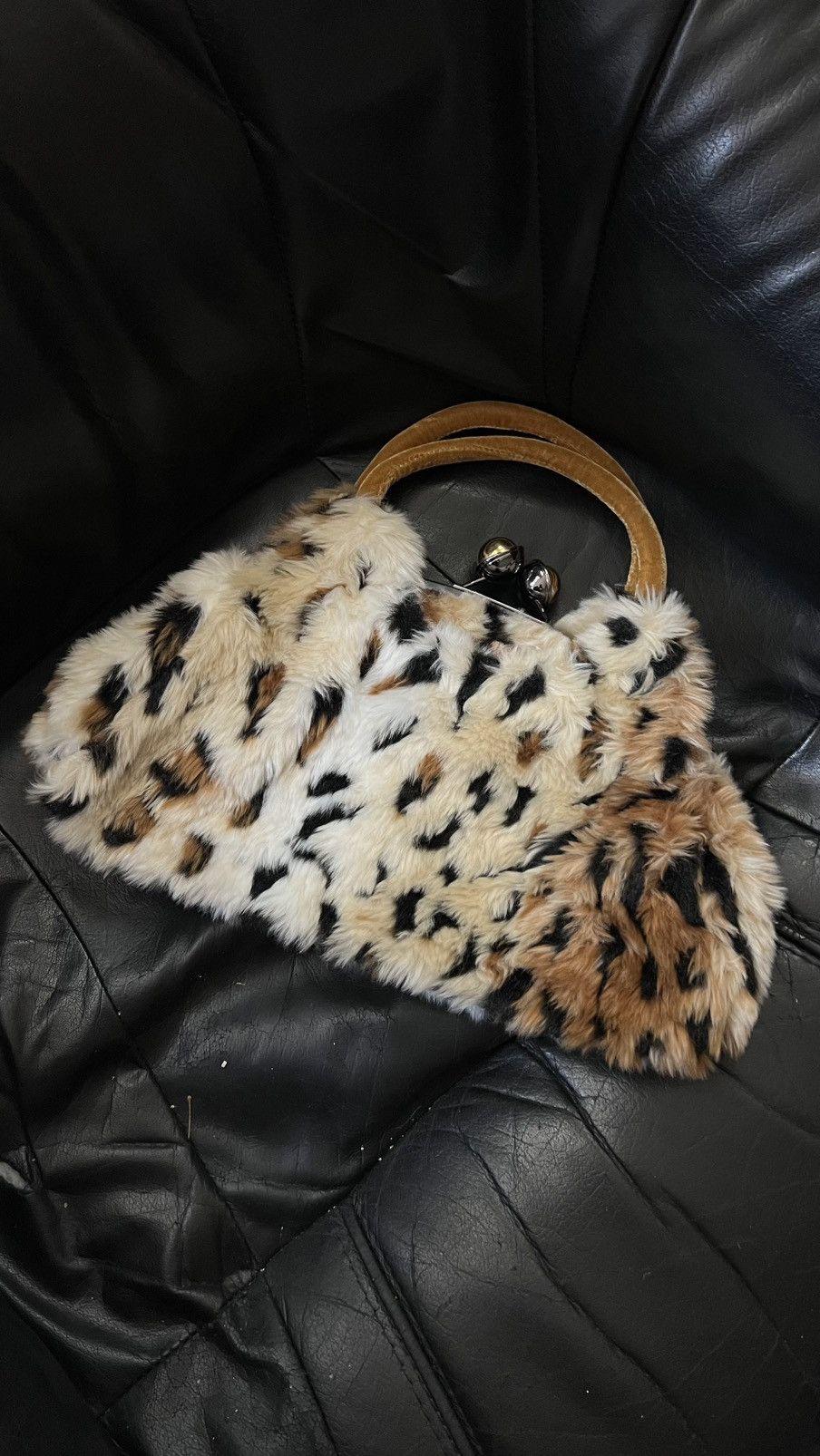 Vintage Vintage furry handbag with leopard pattern Y2K faux fur bag Size ONE SIZE - 2 Thumbnail