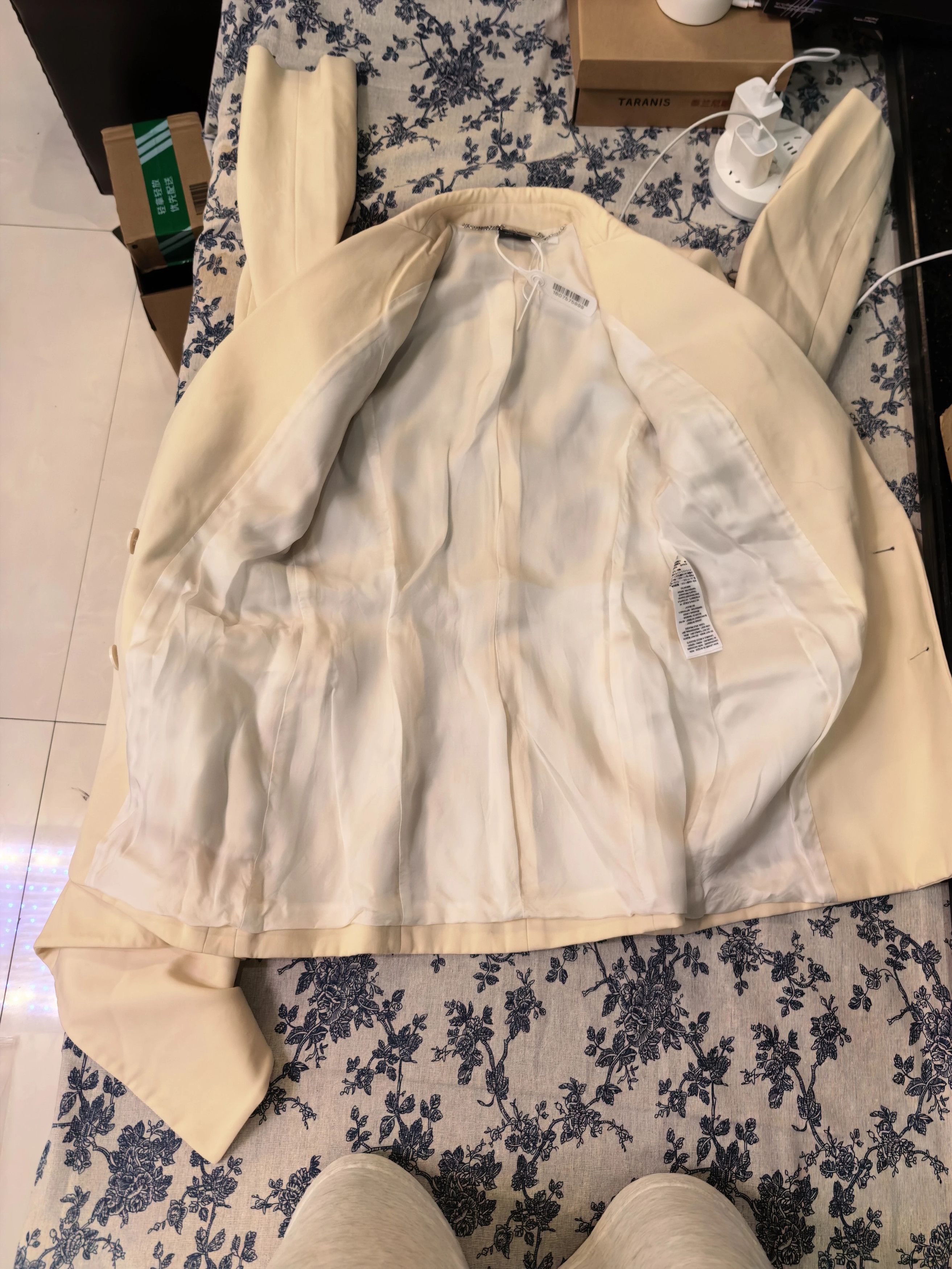 Alexander McQueen Alexander McQueen Skirted Blazer Sz40 worn (flaws) Size S / US 4 / IT 40 - 7 Thumbnail
