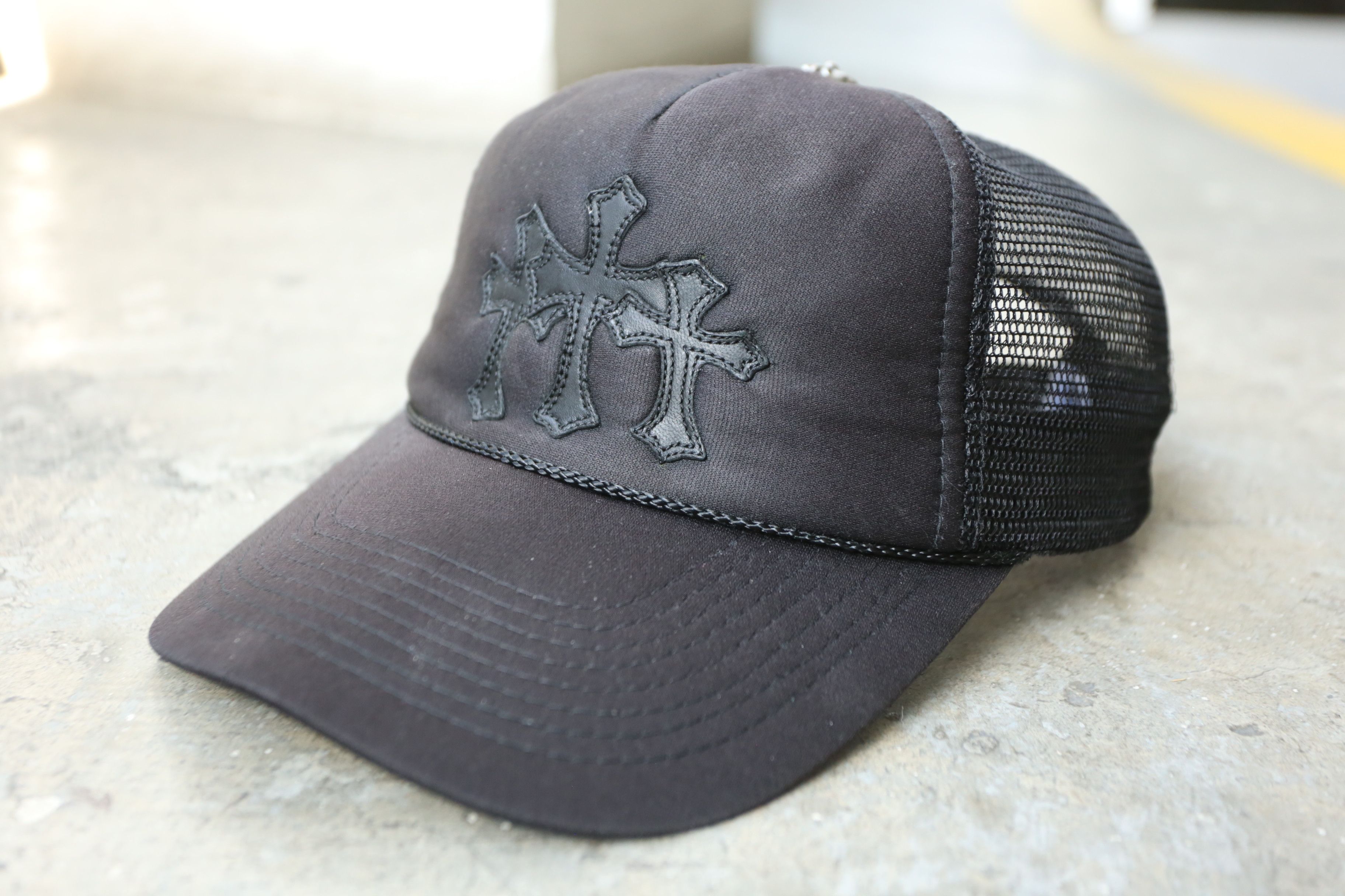 Chrome Hearts Chrome Hearts - Vintage - Cemetery Cross Patch Trucker Cap Size ONE SIZE - 1 Thumbnail