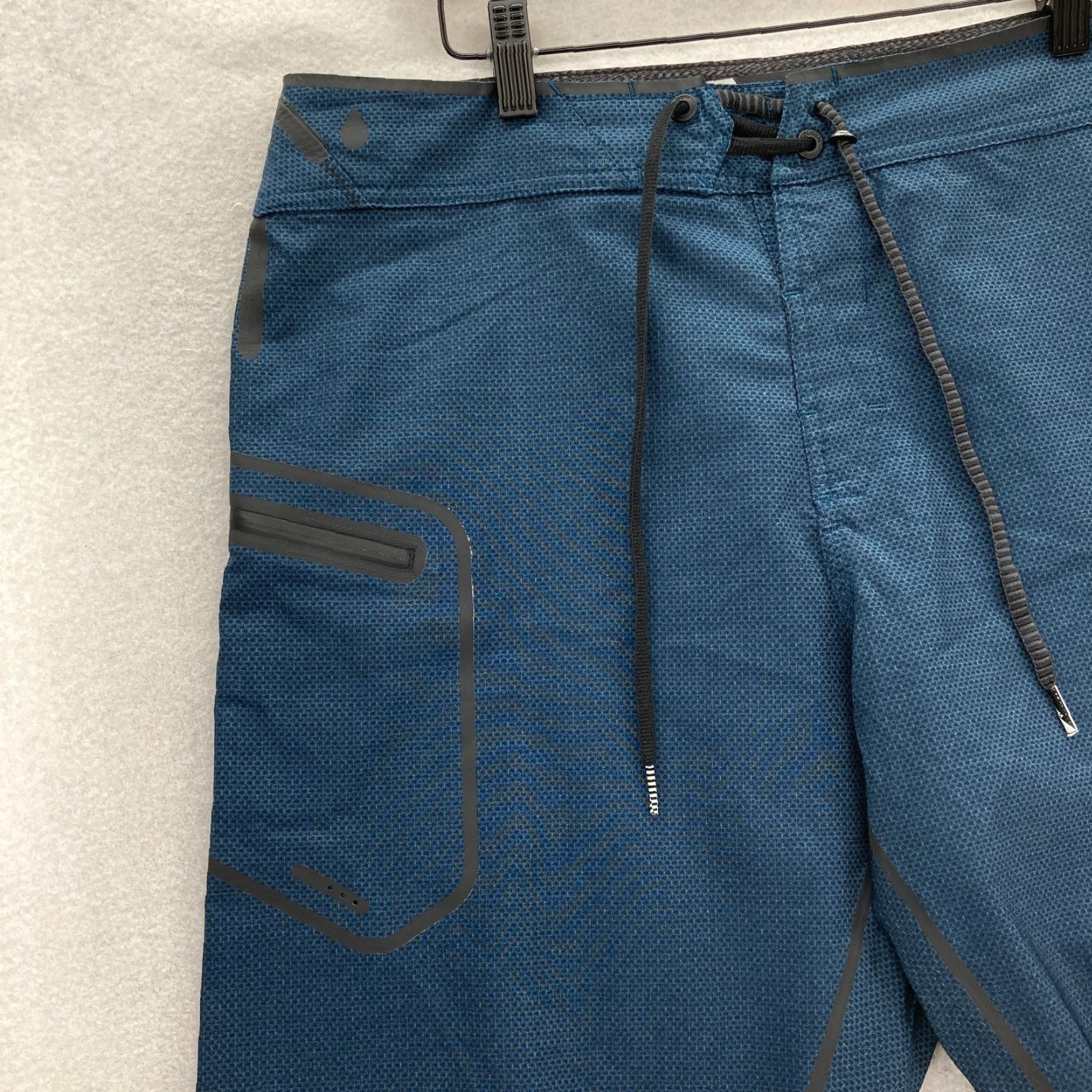 Volcom Volcom Mod-Tech Board Shorts Mens 30 Dark Blue Stone Shield Cinch Fly Preppy Size US 30 / EU 46 - 3 Thumbnail
