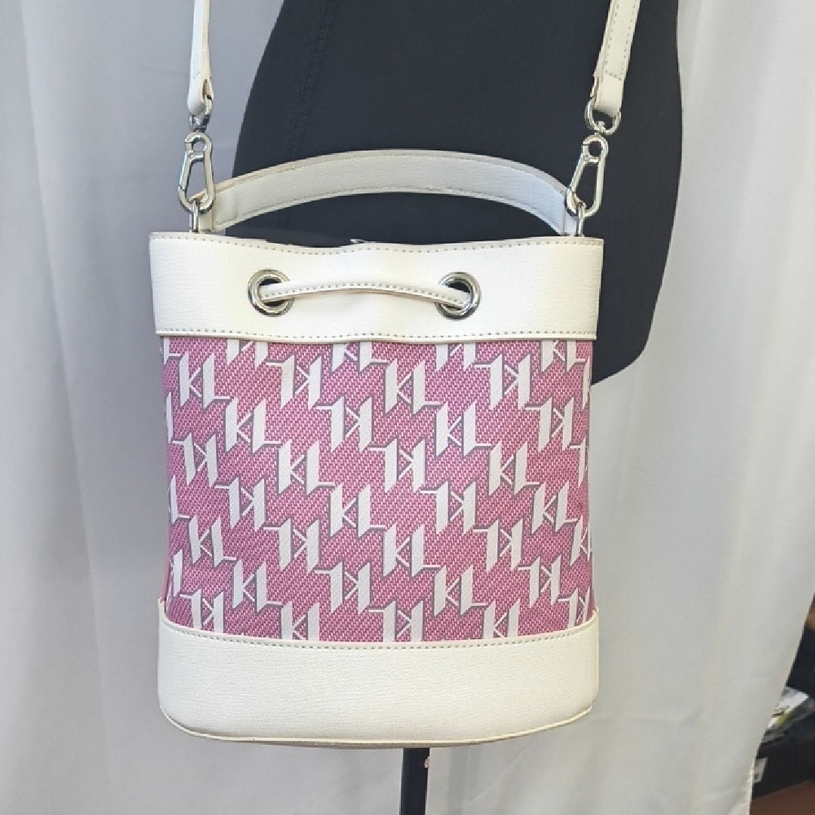 Karl Lagerfeld Like New Karl Lagerfield Paris Signature Leather Bucket Bag Size ONE SIZE - 4 Thumbnail