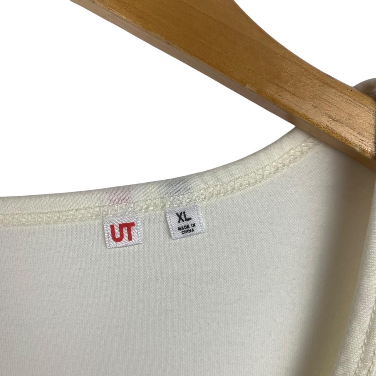 Uniqlo UT UNIQLO x THE MOOMIN Moominmamma Flower Tee Shirt Size XL / US 12-14 / IT 48-50 - 3 Thumbnail