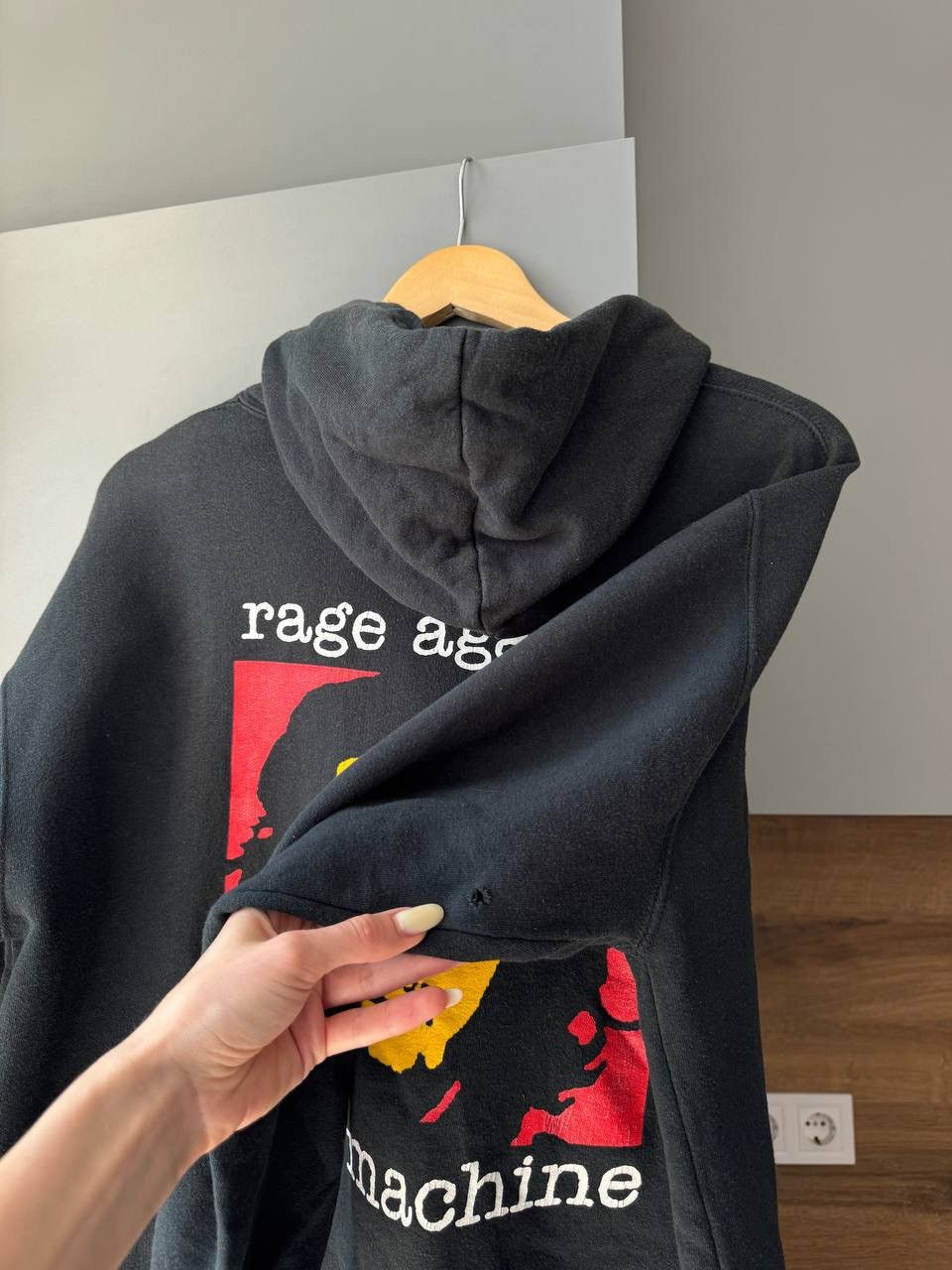 Band Tees 1997 Rage Against The Machine Band Hoodie Rock RATM Size US M / EU 48-50 / 2 - 6 Thumbnail