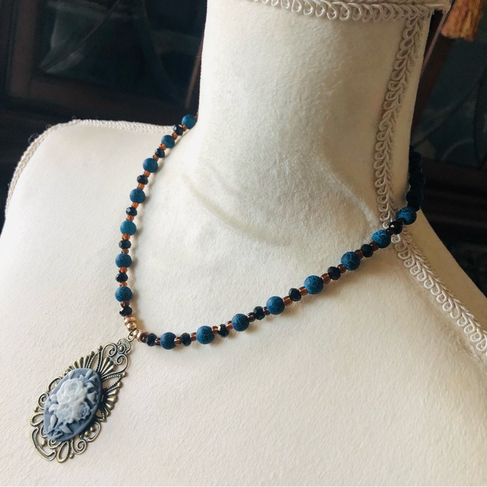 Handmade Handcrafted rose cameo filigree genuine dragon vein necklac Size ONE SIZE - 3 Thumbnail