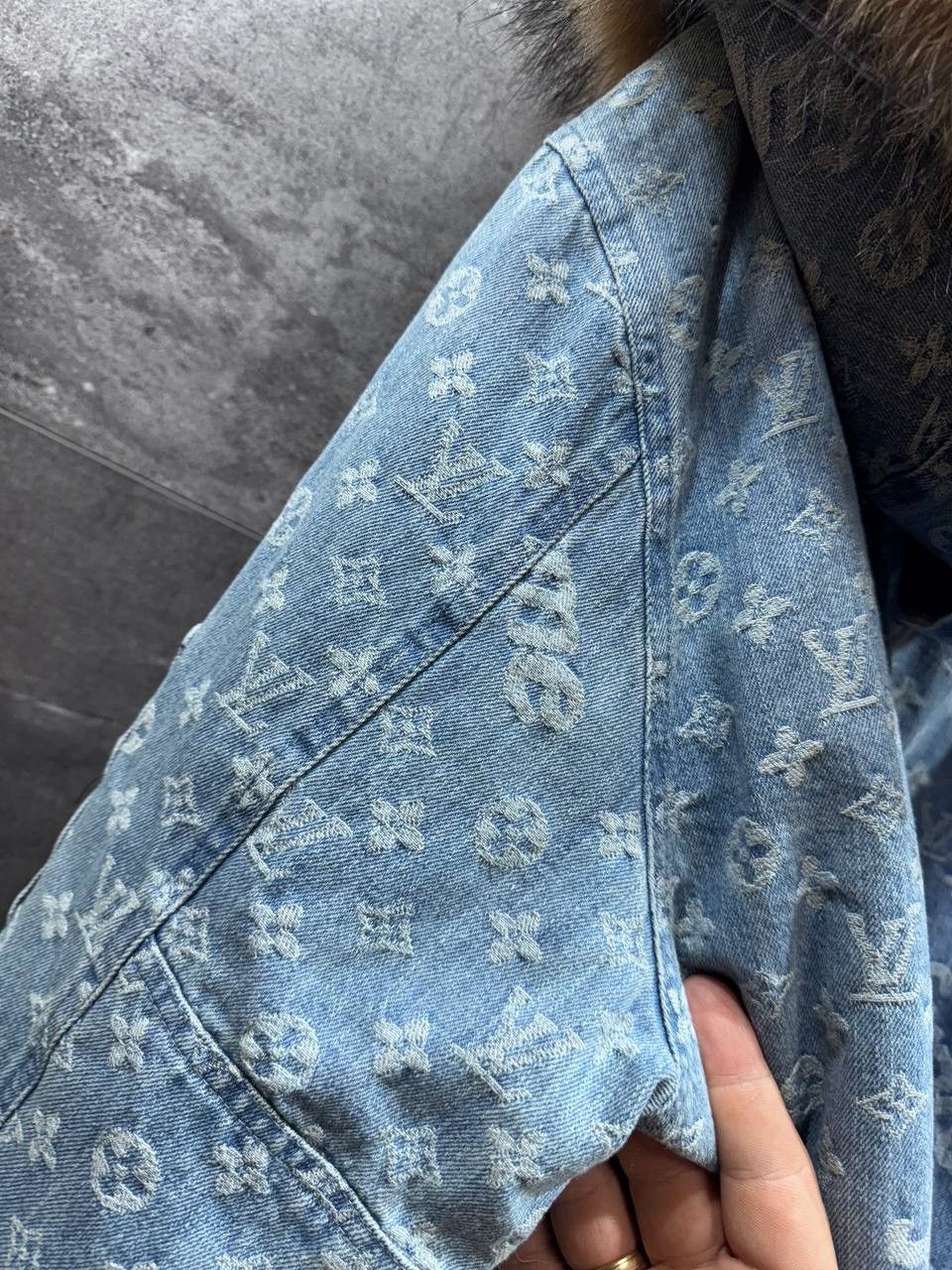 Louis Vuitton Louis Vuitton x Supreme Jacquard Denim N-3B Parka Size US L / EU 52-54 / 3 - 21 Thumbnail