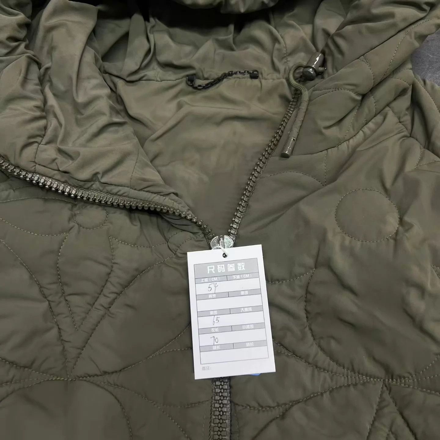 Louis Vuitton Louis Vuitton (LV) military green hooded floral print Size US L / EU 52-54 / 3 - 3 Thumbnail