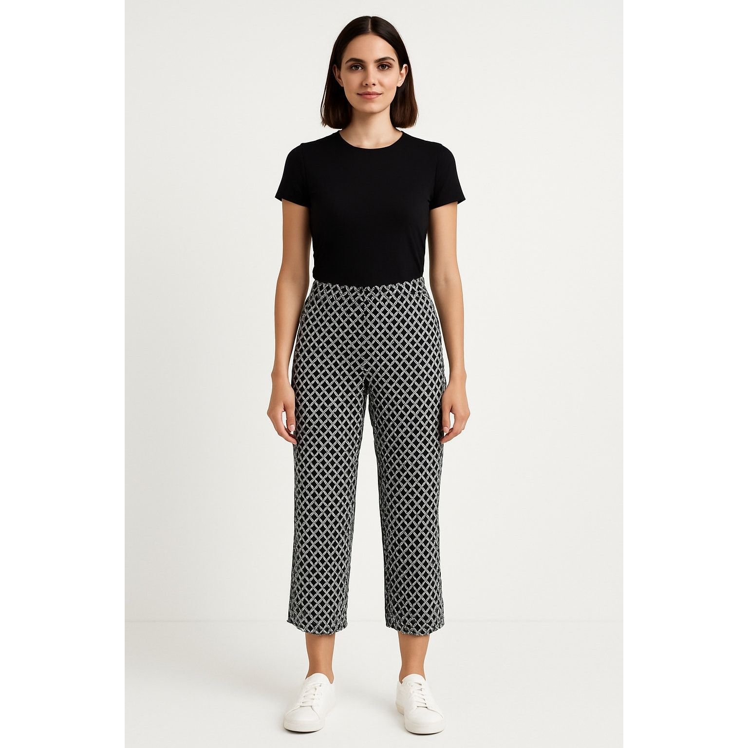 Other Chic Black White Geometric Print Cropped Alison Daley 16 Size 38" / US 16 / IT 52 - 1 Thumbnail