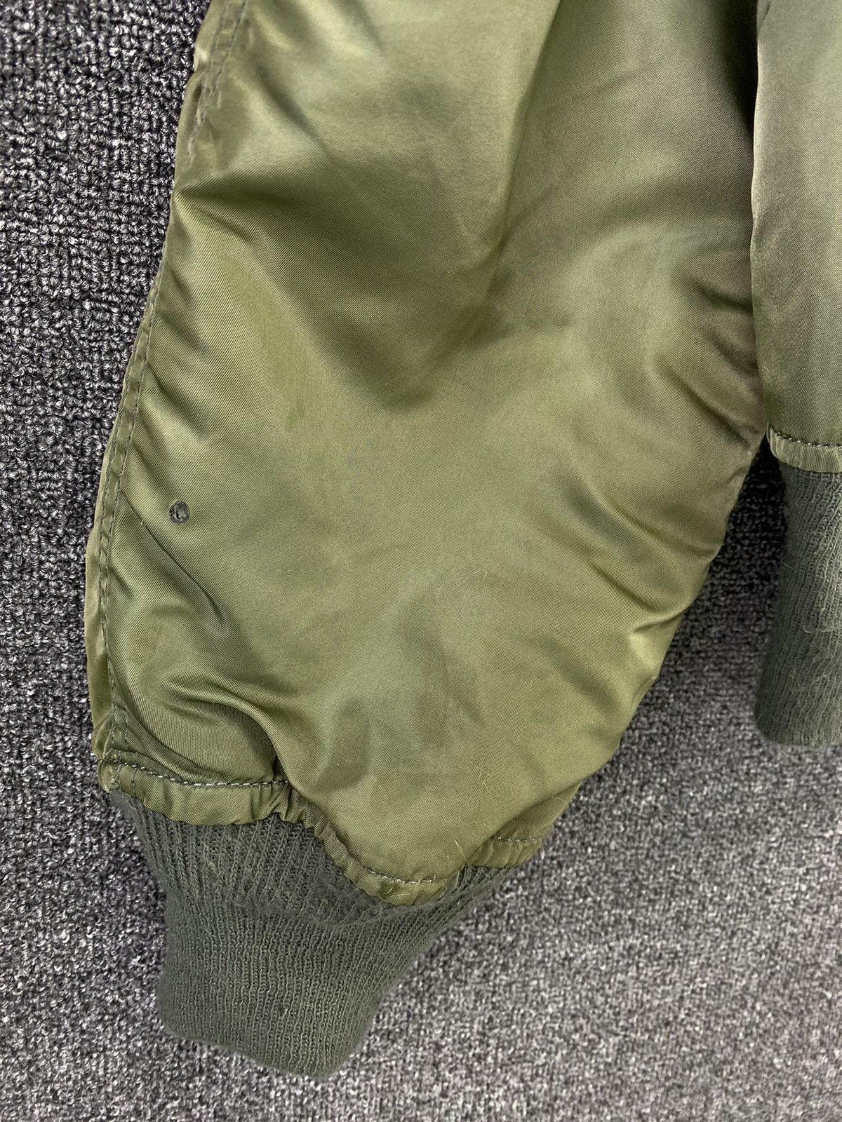 Alpha Industries Vintage Alpha Industries N-2B Attached Hood Flight Jacket Size US M / EU 48-50 / 2 - 21 Thumbnail