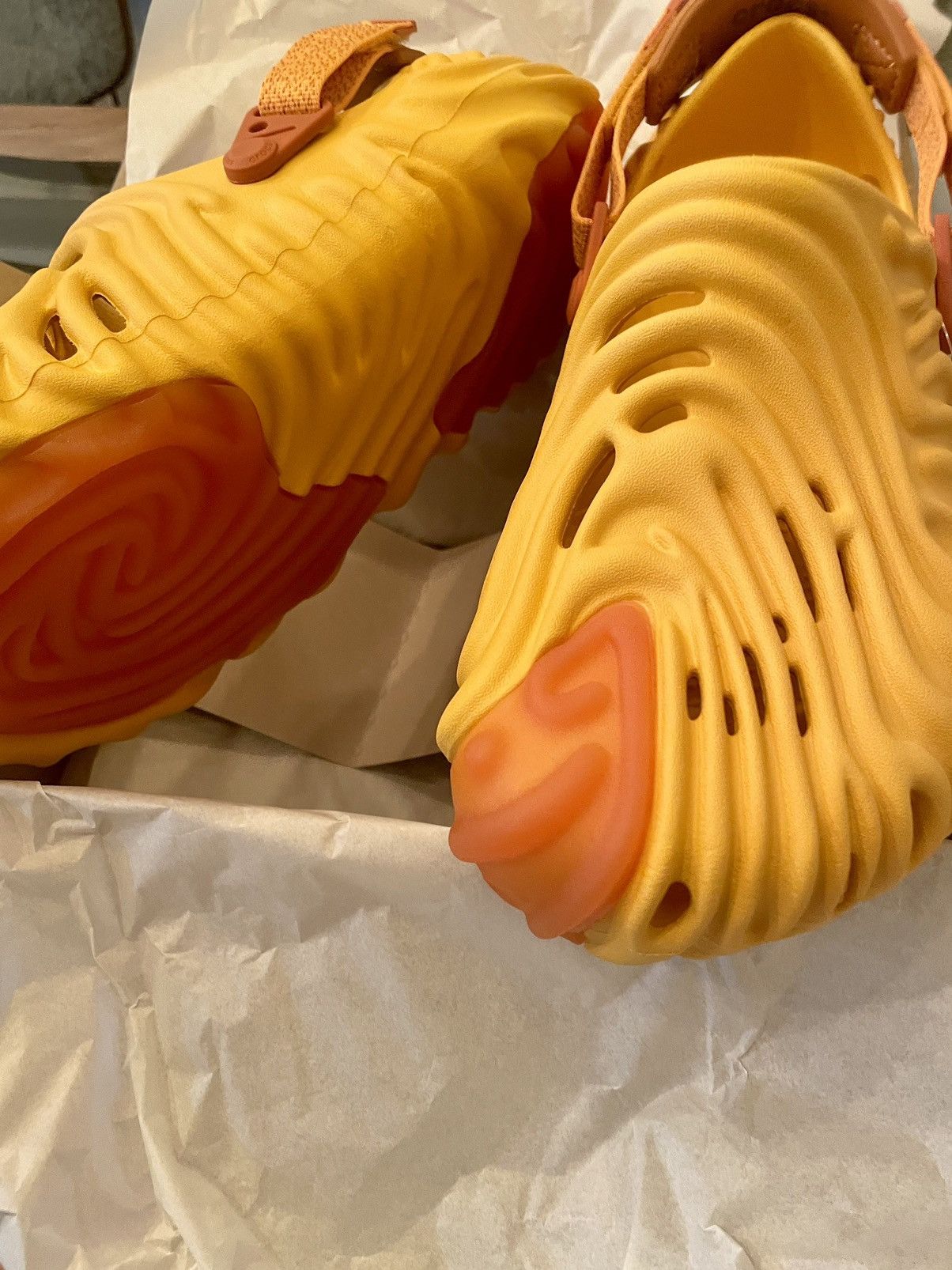 Crocs × Salehe Bembury SALEHE BEMBURY X CROCS THE POLLEX CLOG in COBBLER YELLOW M11 Size US 11 / EU 44 - 2 Thumbnail