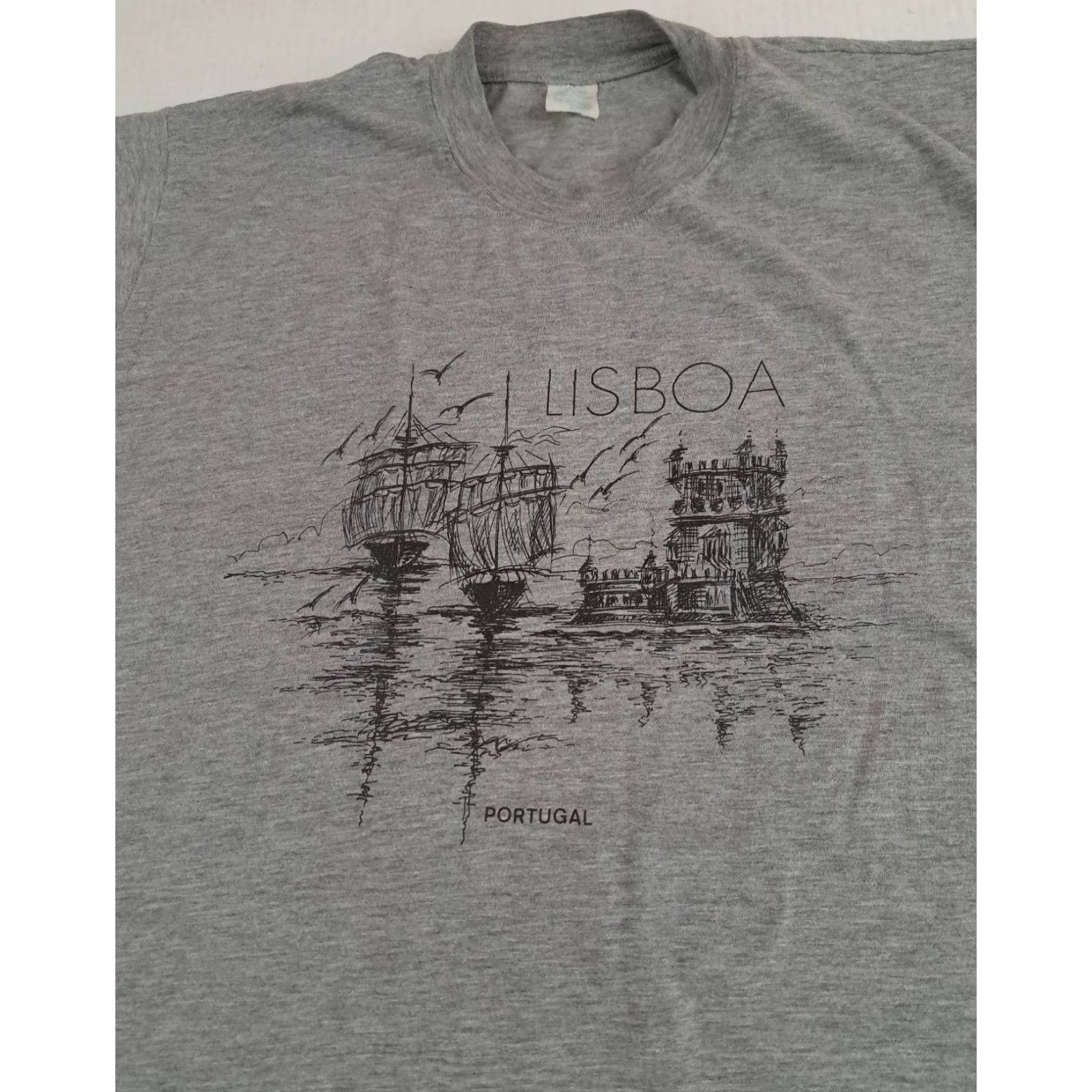 Vintage VINTAGE Lisboa Portugal Grey Large City Print T-Shirt Size US L / EU 52-54 / 3 - 4 Thumbnail