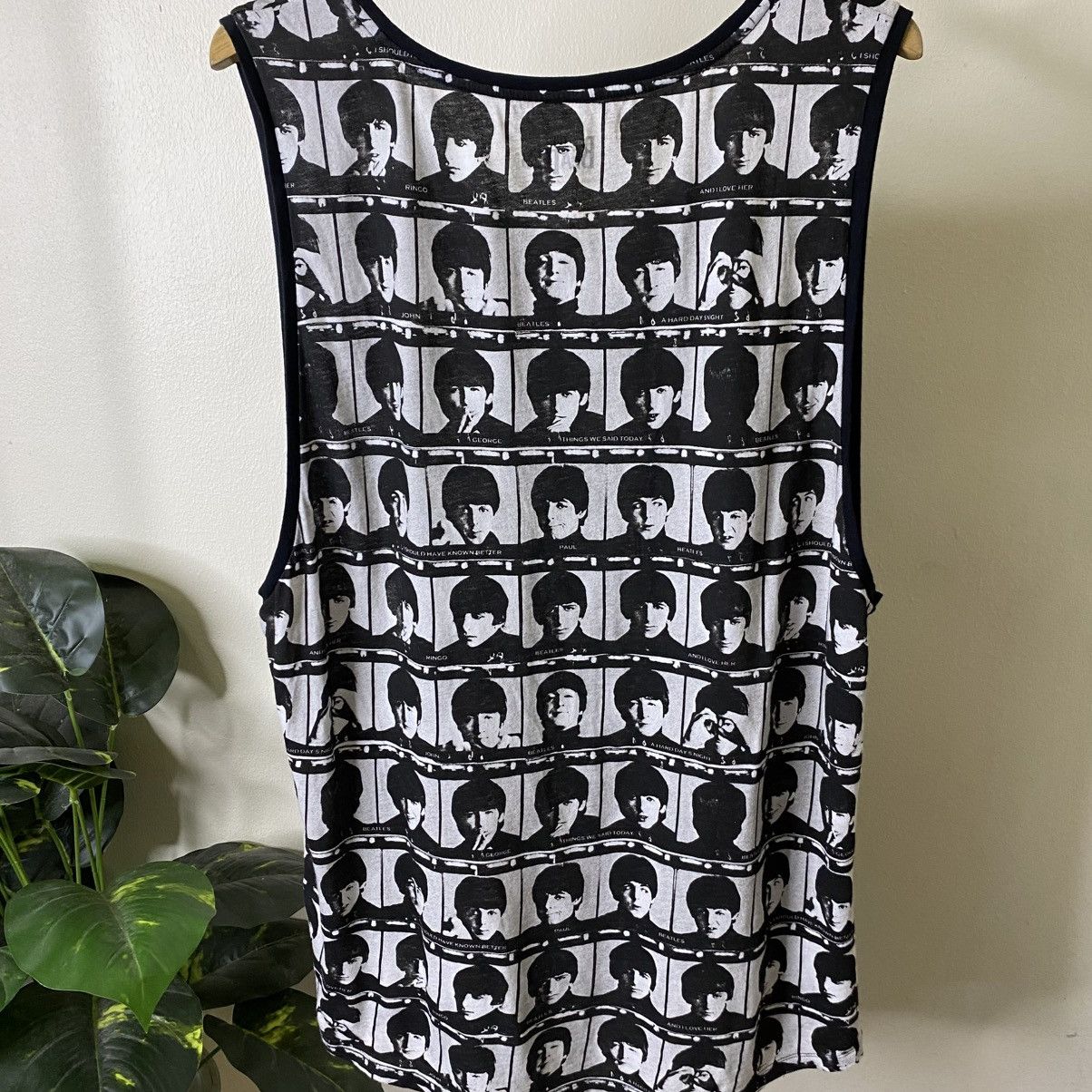 Band Tees Bershka x The Beatles AllOverPrint Tank Top Size US L / EU 52-54 / 3 - 9 Thumbnail