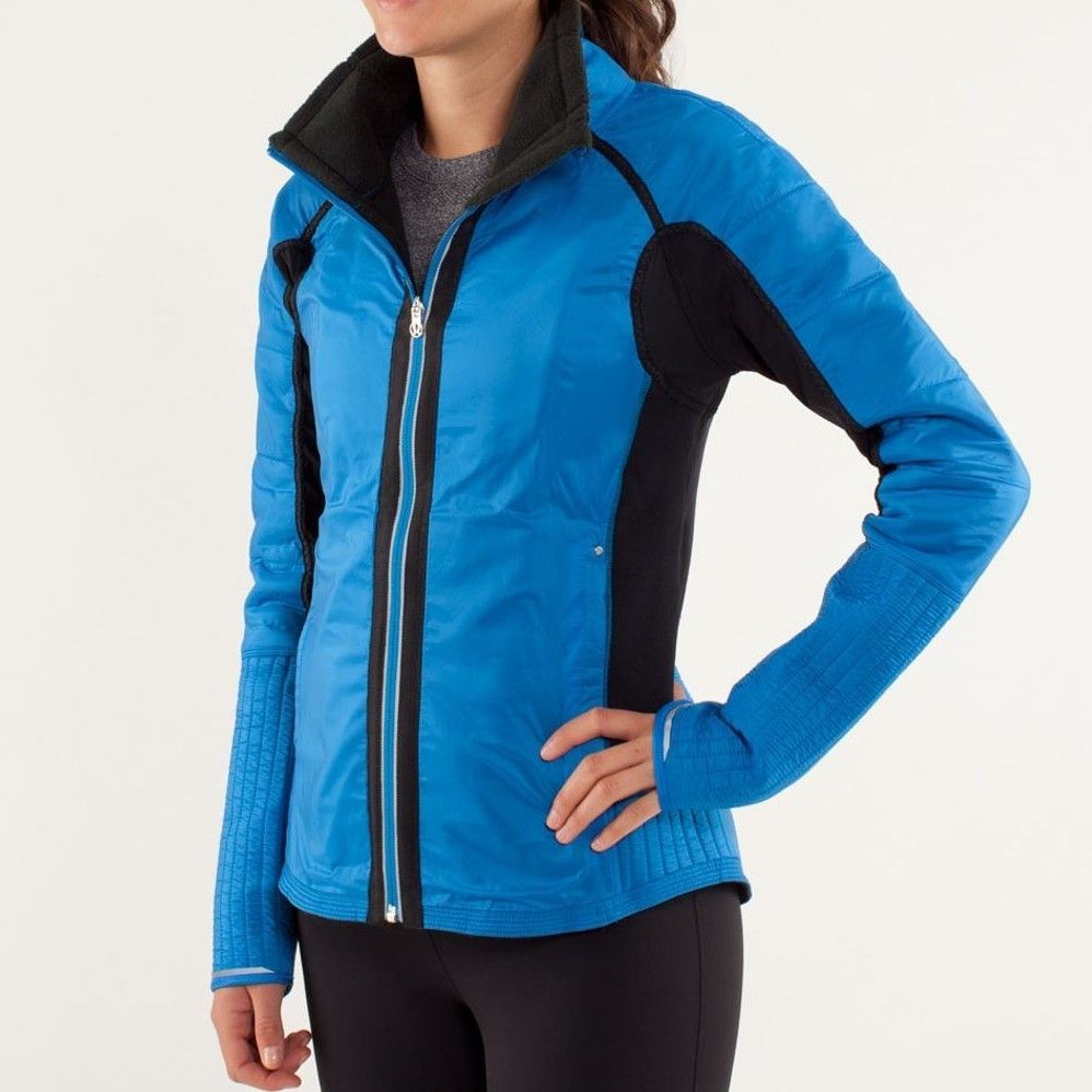 Lululemon Bundle Up Jacket in Black & Beaming Blue in size 8 NWOT Size M / US 6-8 / IT 42-44 - 4 Thumbnail