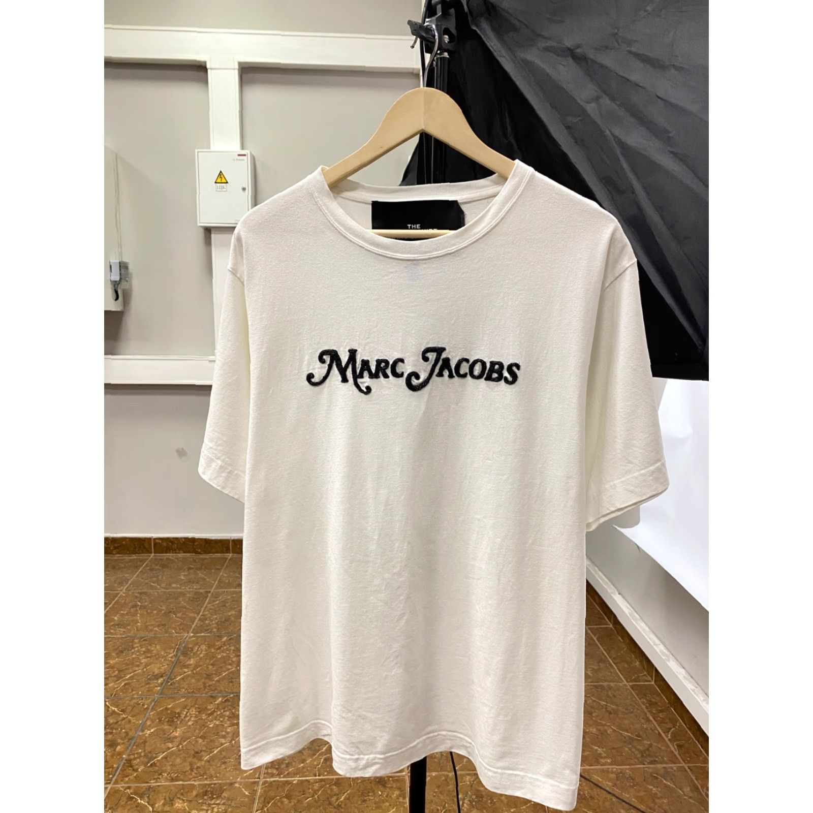Marc Jacobs Marc Jacobs New York Luxury T-Shirt XL White Retro Men Short Sleeve T-Shirt Mens Y2K Vintage-Style Shirt Size US XL / EU 56 / 4 - 2 Thumbnail