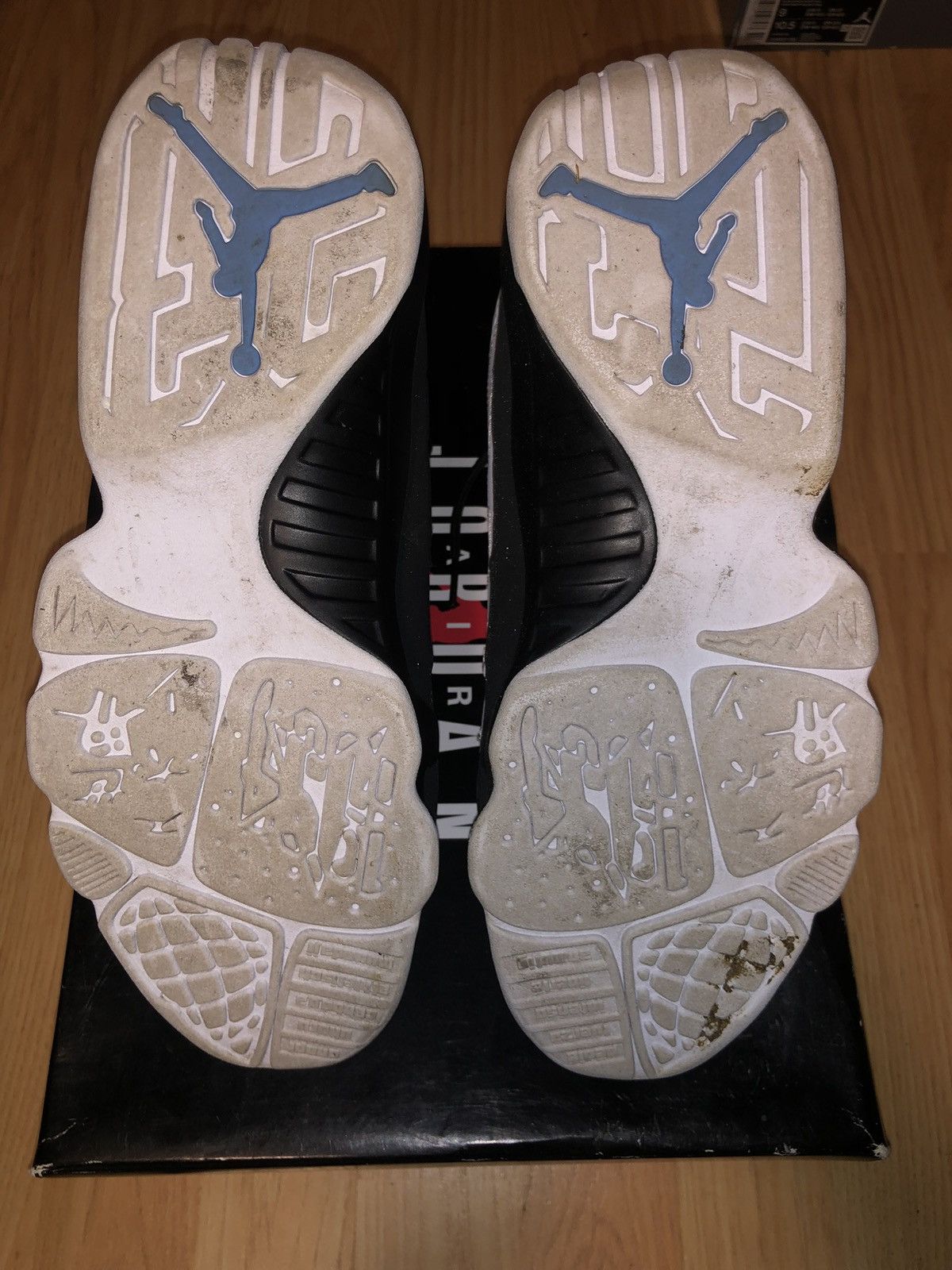 Nike Air Jordan 9 Retro University Blue - Size 9 Size US 9 / EU 42 - 7 Thumbnail