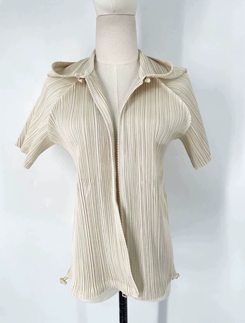 Issey Miyake Issey Miyake size:3 A beige hoodie with a zipper cardigan Size M / US 6-8 / IT 42-44 - 1 Thumbnail