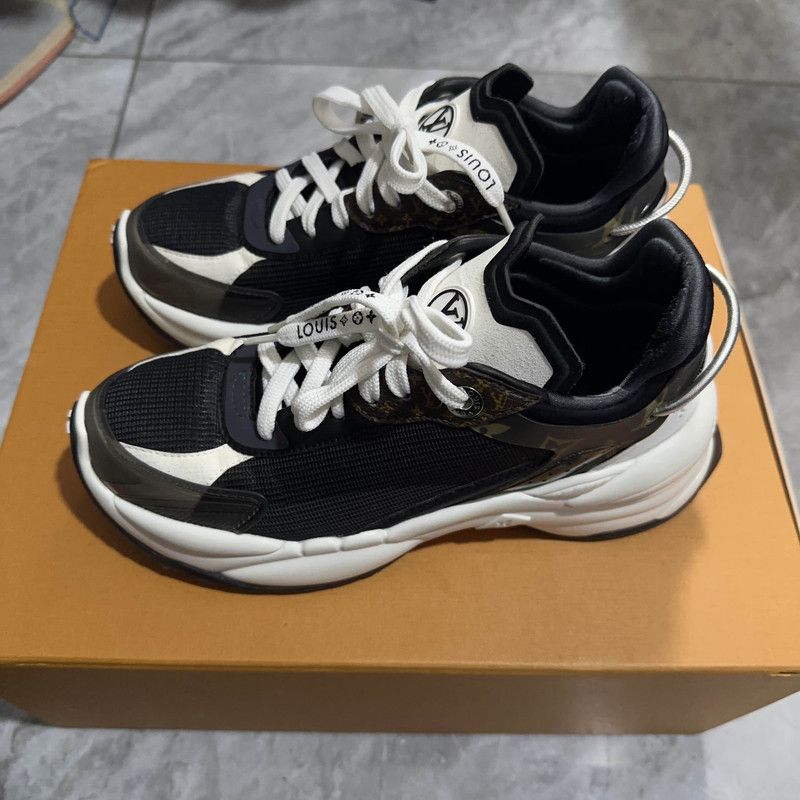 Louis Vuitton Louis Vuitton Run 55 Casual Low Top Shoes 0079 Size US 6 / IT 36 - 1 Thumbnail