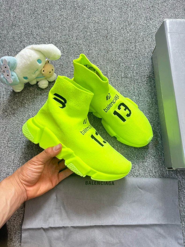 Balenciaga Balenciaga size 36 Fluorescent green digital barbed logo so Size US 5 / EU 37 - 3 Thumbnail