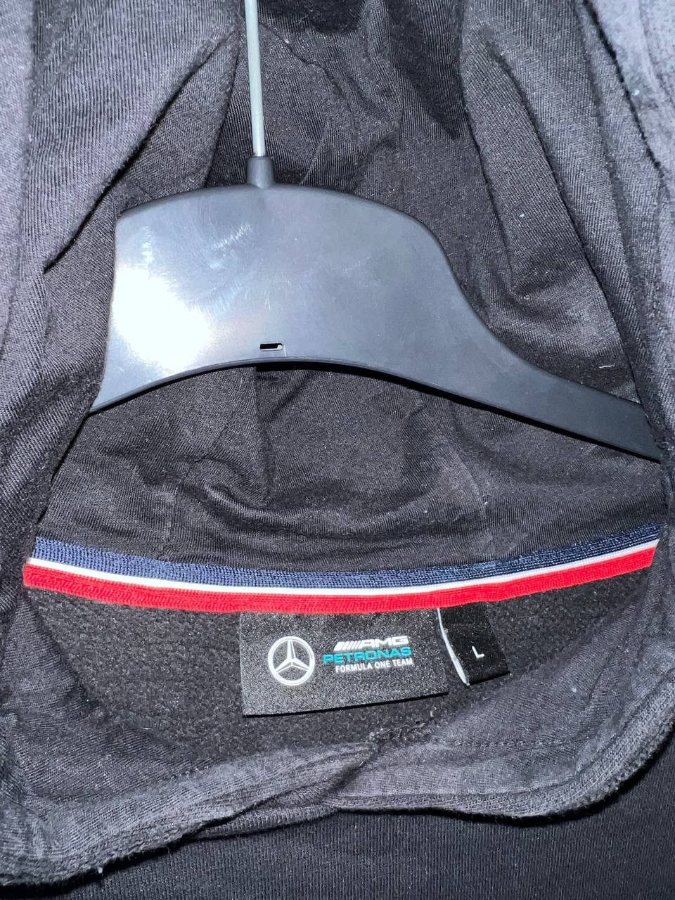 Formula 1 2022 MERCEDES BENZ AMG PETRONAS FORMULA ONE TEAM HOODIE L Size US L / EU 52-54 / 3 - 9 Thumbnail