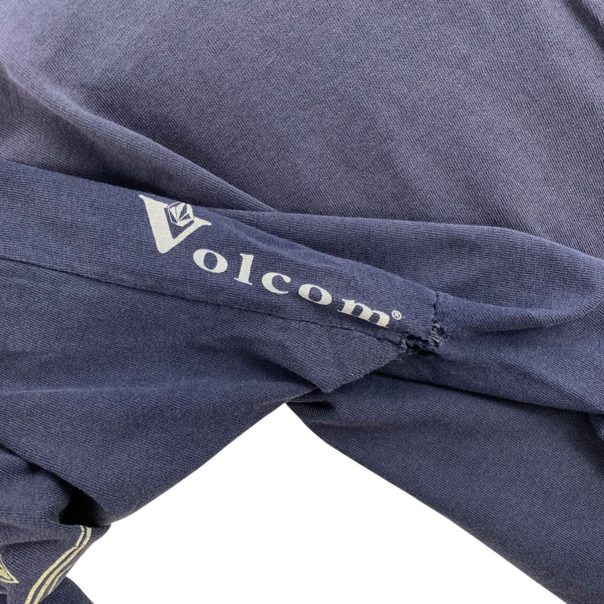 Volcom Vintage 90s VOLCOM SURF USA Stone Veeco Production Tshirt Size US M / EU 48-50 / 2 - 5 Thumbnail