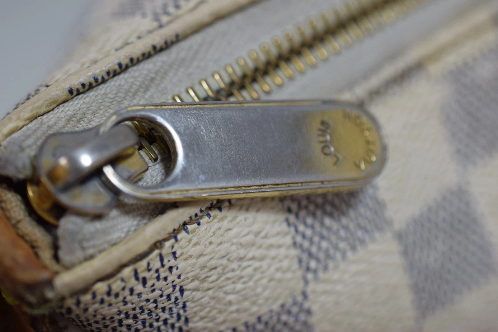 Louis Vuitton Louis Vuitton Totally MM Tote Bag Damier Azur Canvas N51262 Size ONE SIZE - 13 Thumbnail