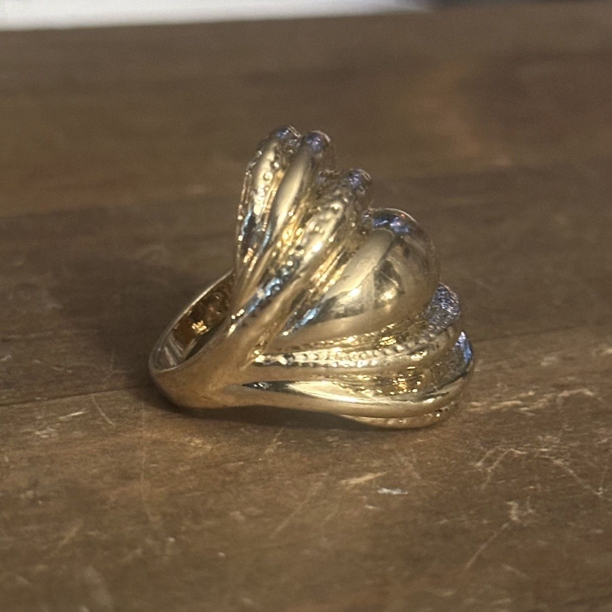 Other Gold tone scalloped dome ring Size ONE SIZE - 4 Thumbnail