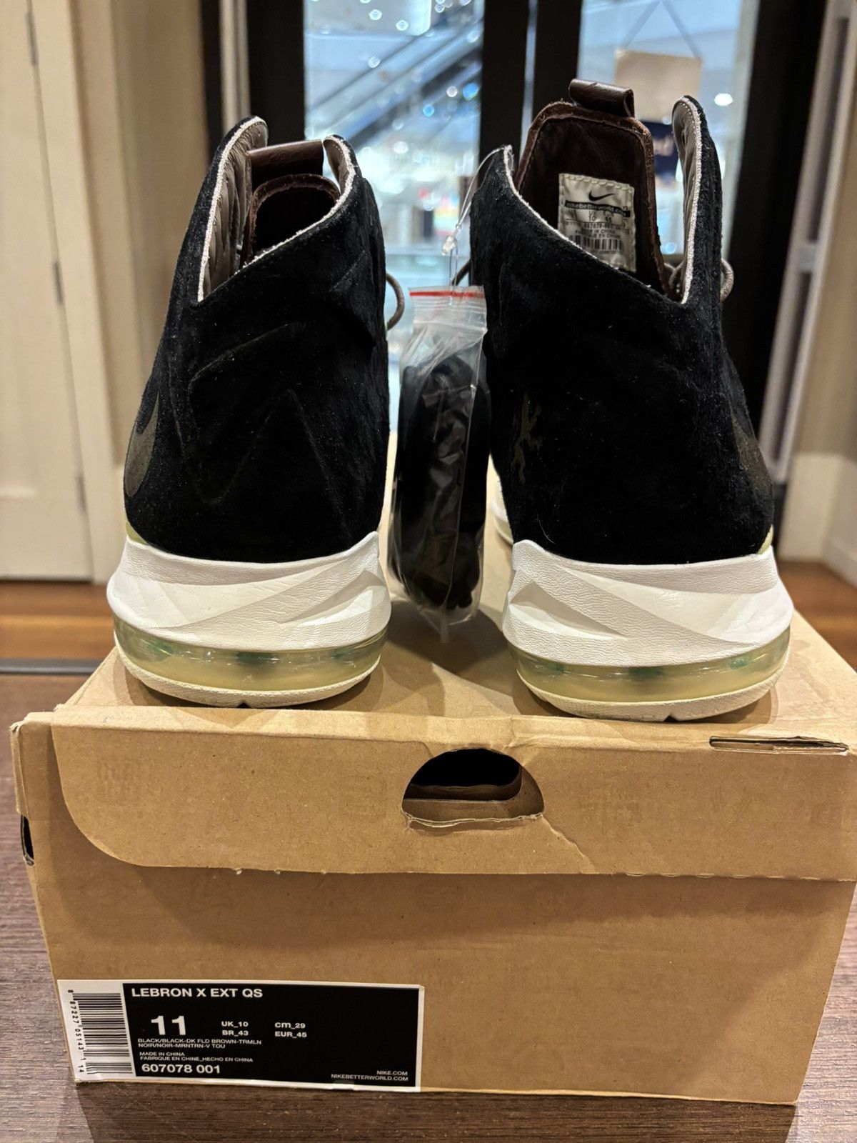 Nike Lebron X EXT ‘Black Suede’ Size US 11 / EU 44 - 3 Thumbnail