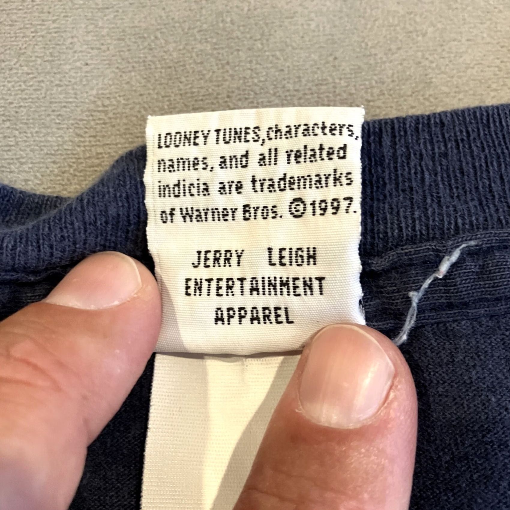 Vintage VINTAGE Looney Tunes Tweety Bird Beach Bum Tweety T Shirt Large Blue Short Sleeve Men L Shirt Size US L / EU 52-54 / 3 - 4 Thumbnail