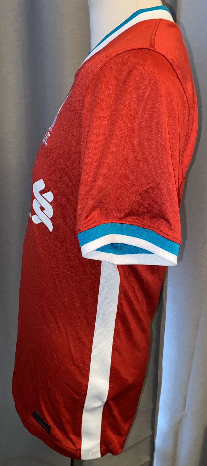 Nike Liverpool FC Home Shirt 20/21 - Small - Very Good Condition Size US S / EU 44-46 / 1 - 7 Thumbnail