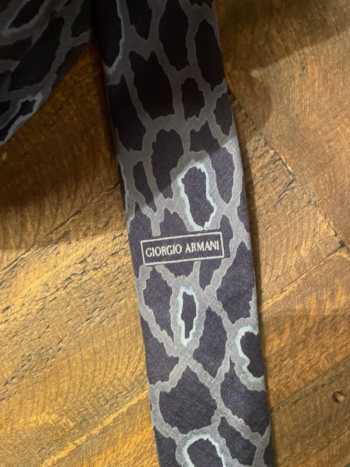 Giorgio Armani Vintage Giorgio Armani Cravatte Navy Abstract Animal Tie Size ONE SIZE - 3 Thumbnail