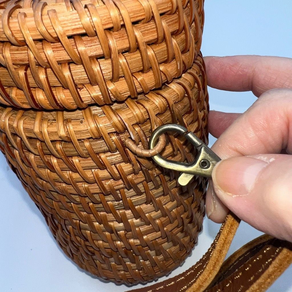 Vintage Vintage Handmade Wicker Basket and Leather Crossbody Bag Size ONE SIZE - 8 Thumbnail