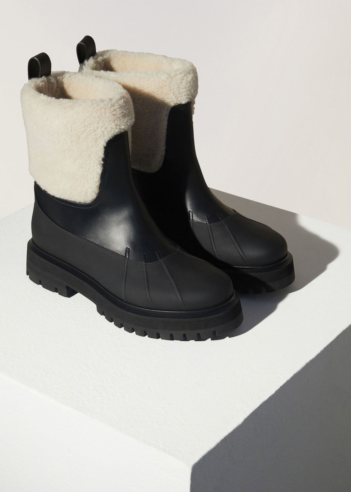o1loc1c0224 Ankle Boots in Black White