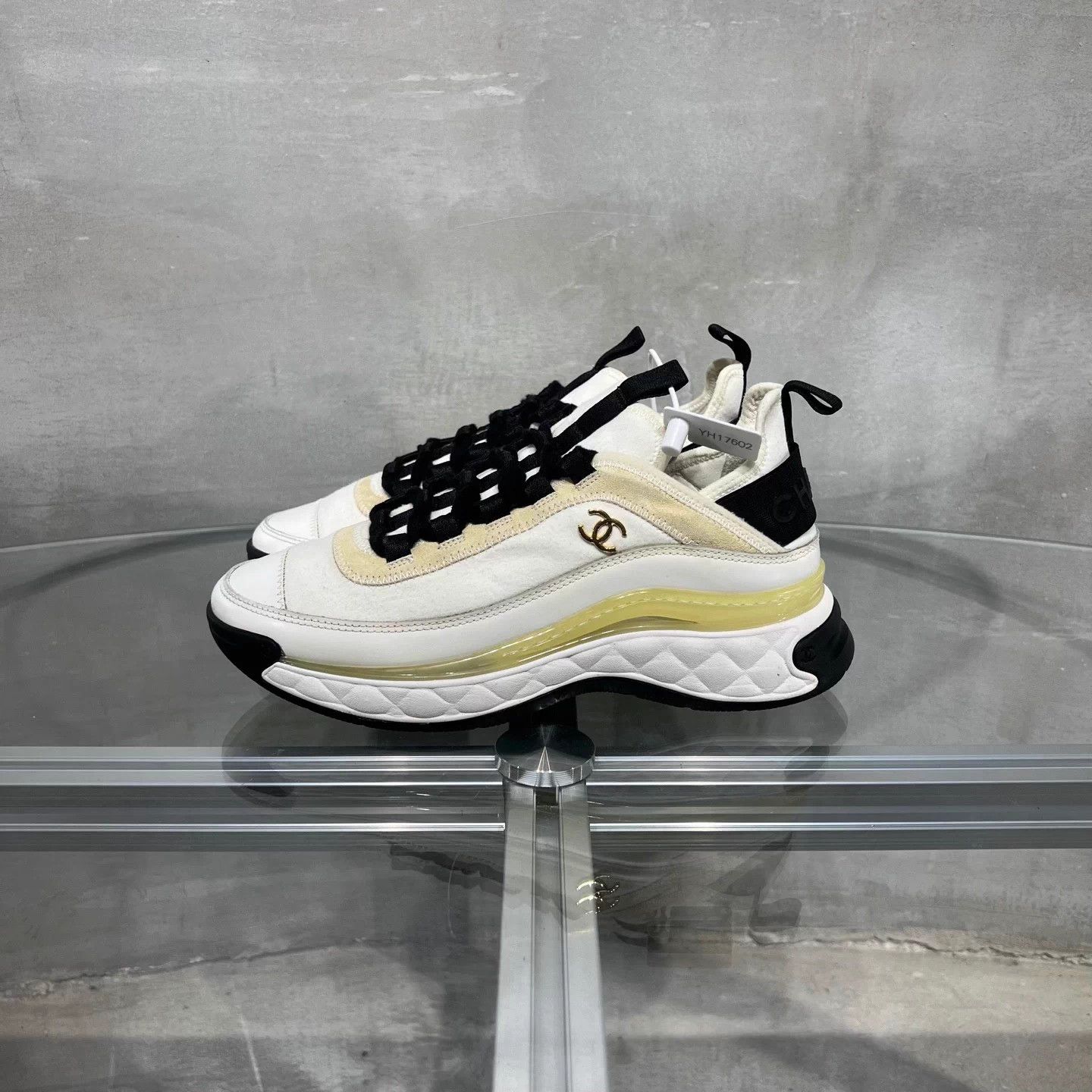 Chanel Chanel Panda Sneakers White Gold EU 36.5 Size US 5.5 / IT 35.5 - 3 Thumbnail
