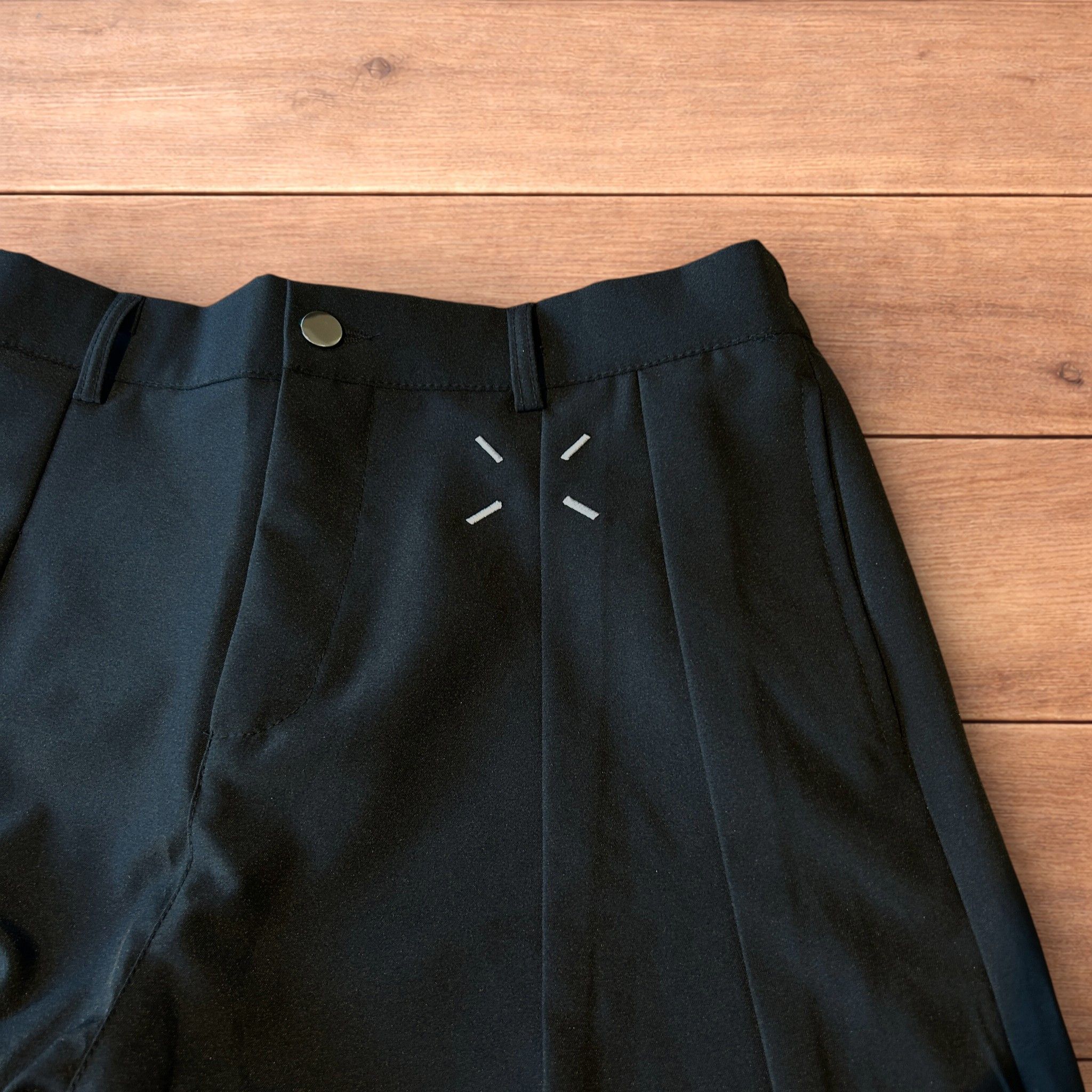 Japanese Brand Vintage style baggy wide leg tailored trousers in black. Size US 32 / EU 48 - 3 Thumbnail