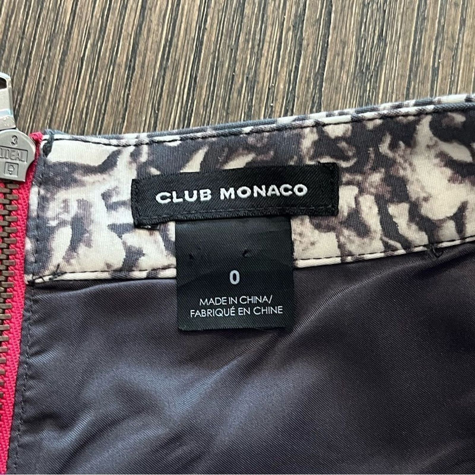 Club Monaco Club Monaco Pink Gray White Floral Circle Skirt Mini Size 0 Size 25" / US 0 / IT 36 - 2 Thumbnail