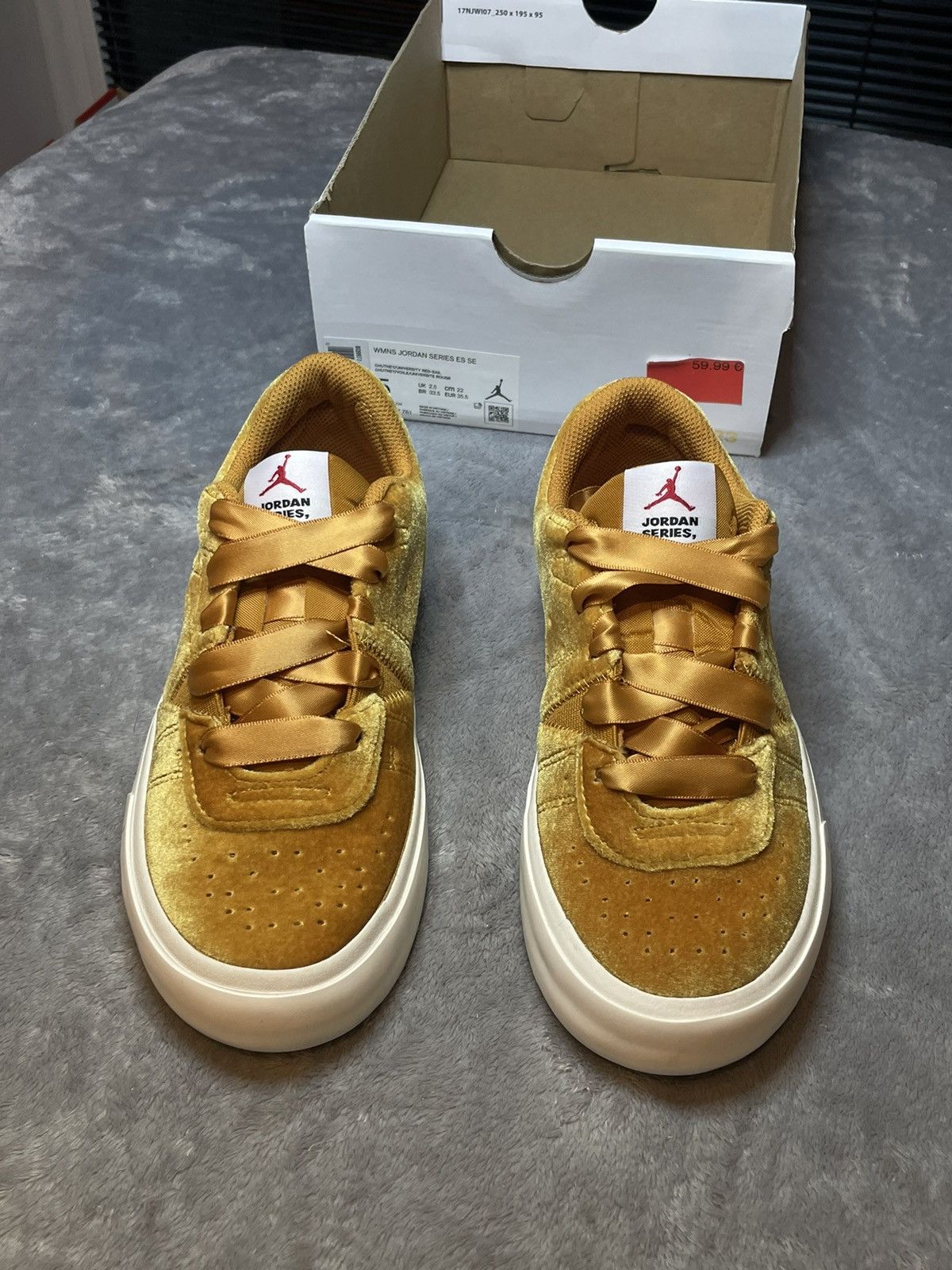 Nike Jordan series es se Size US 5 / IT 35 - 2 Thumbnail