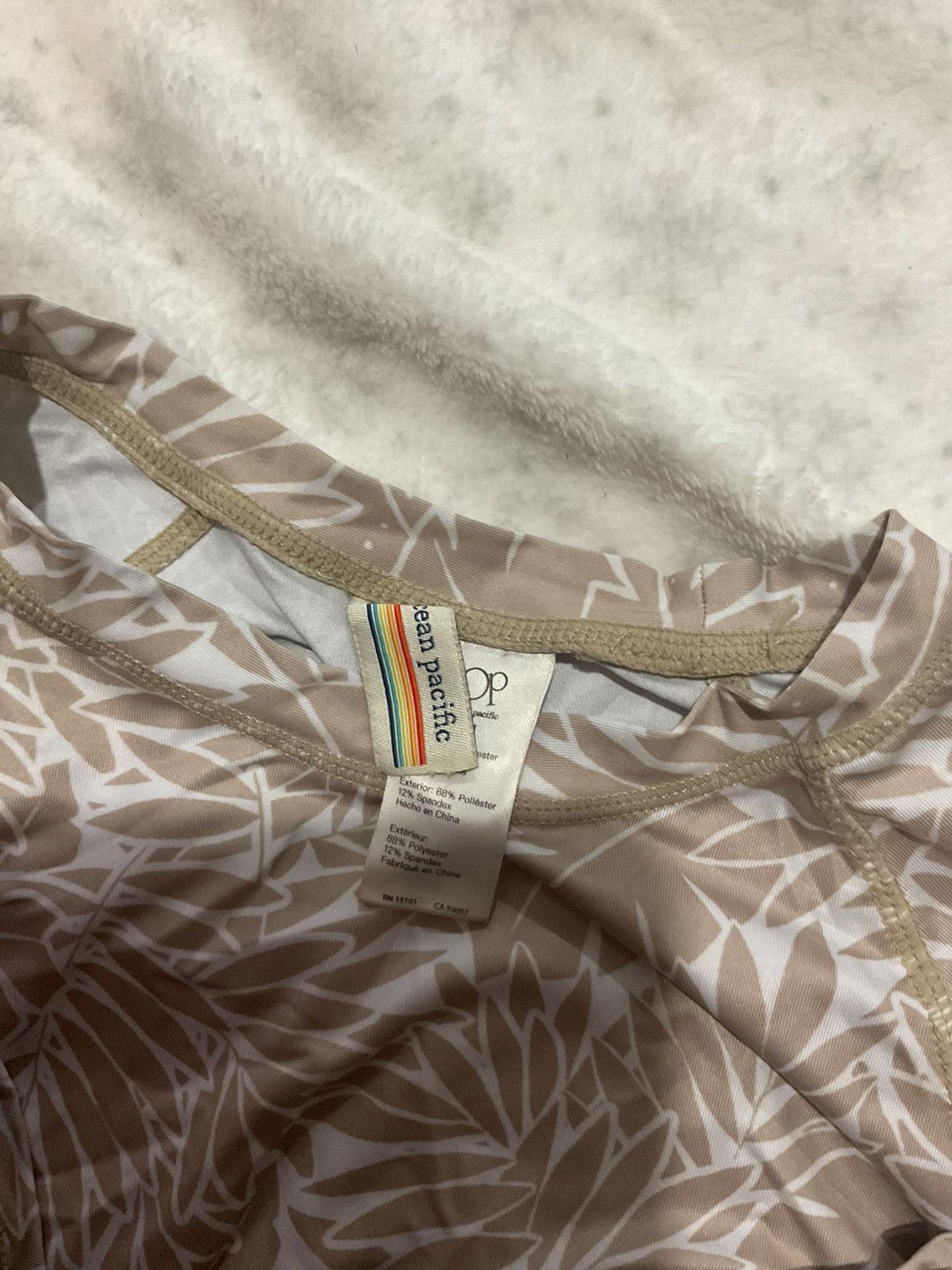 Ocean Pacific Tan and white long sleeve swimwear top / too set Size M / US 6-8 / IT 42-44 - 2 Thumbnail