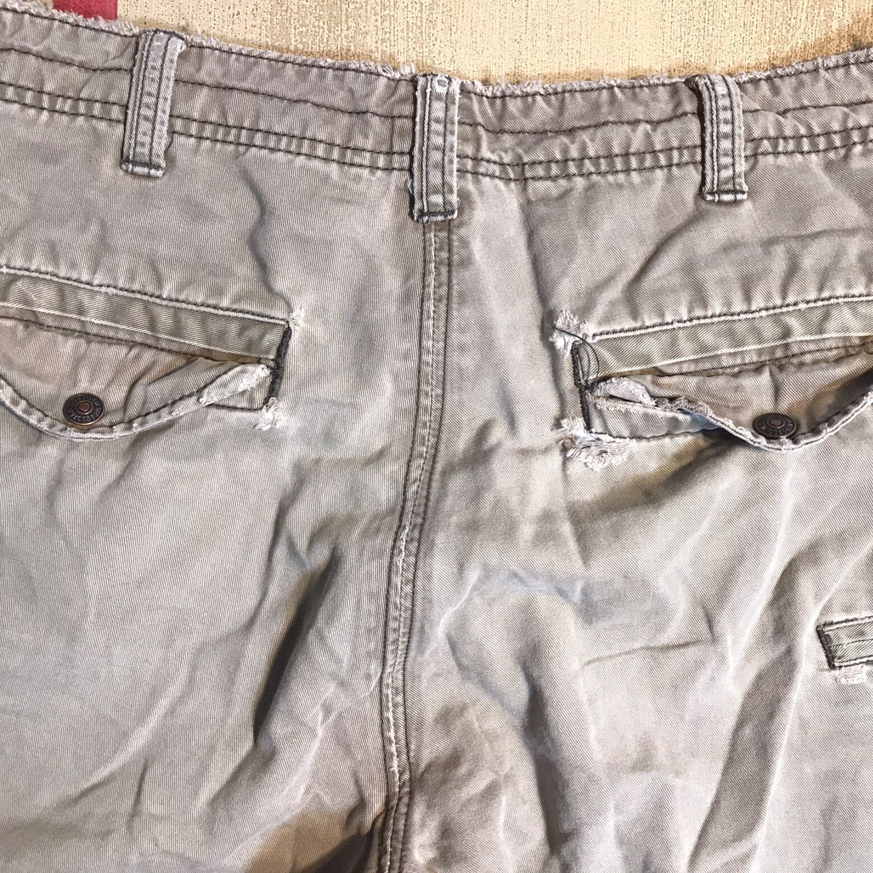 Levi's Levi's Shorts Bermuda Brown Tab Distressed 32 Mens Regular Casual 90s Vintage Style Distressed Size US 32 / EU 48 - 3 Thumbnail