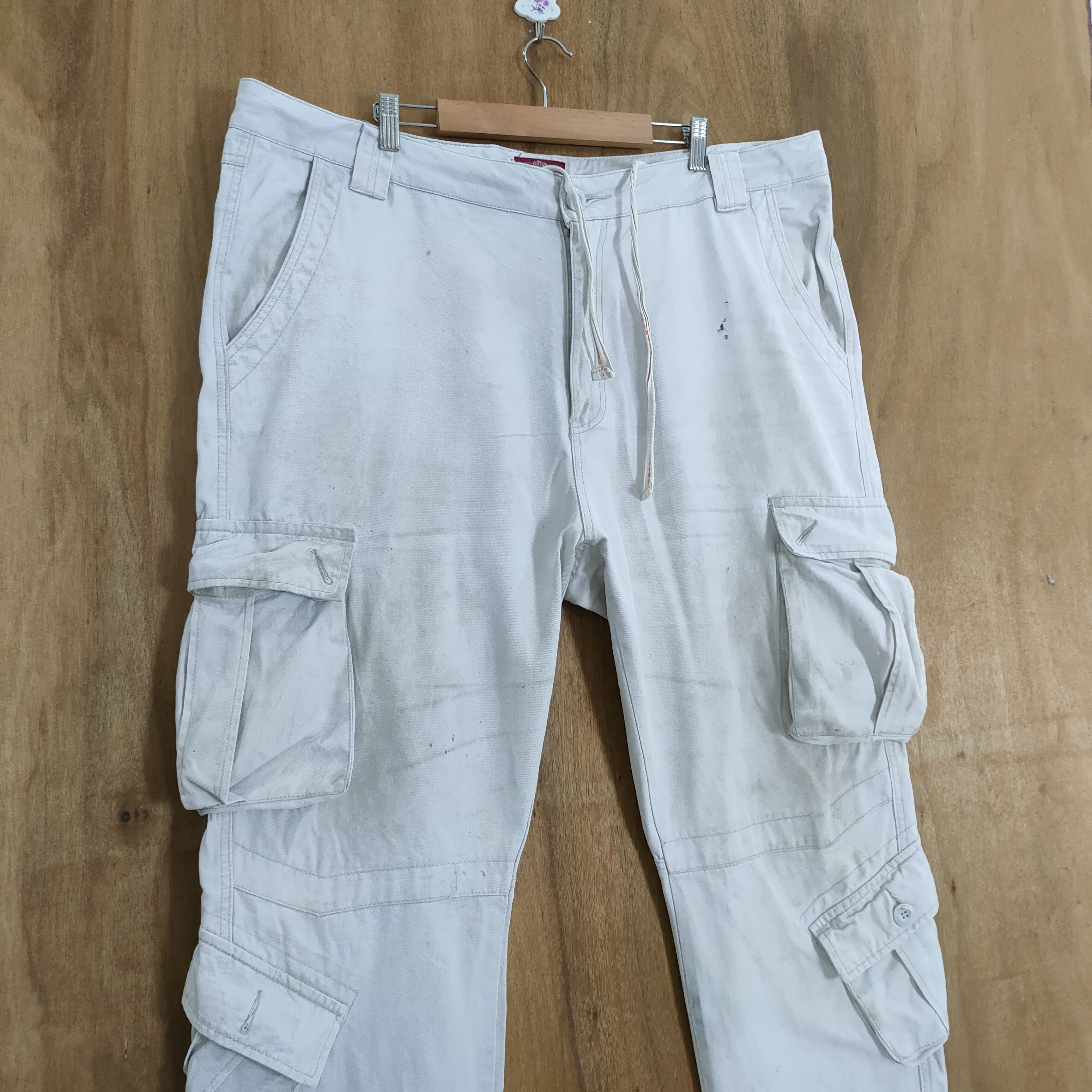 Japanese Brand VINTAGE JAPANESE RUSTY WHITE 9POCKET CARGO PANTS Size US 42 / EU 58 - 1 Thumbnail