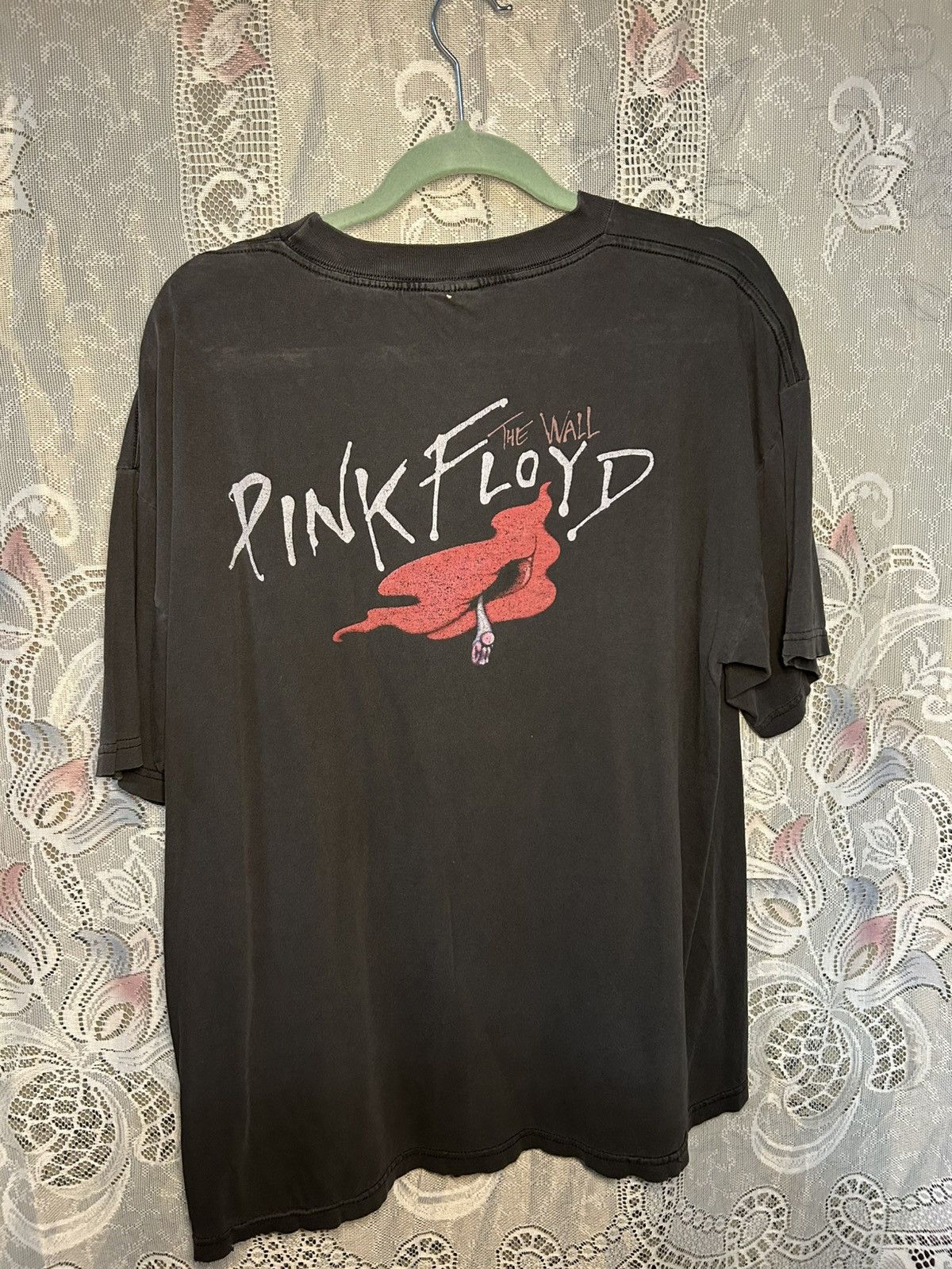 Pink Floyd Vintage 80’s Pink Floyd graphic tee Size US XL / EU 56 / 4 - 1 Thumbnail