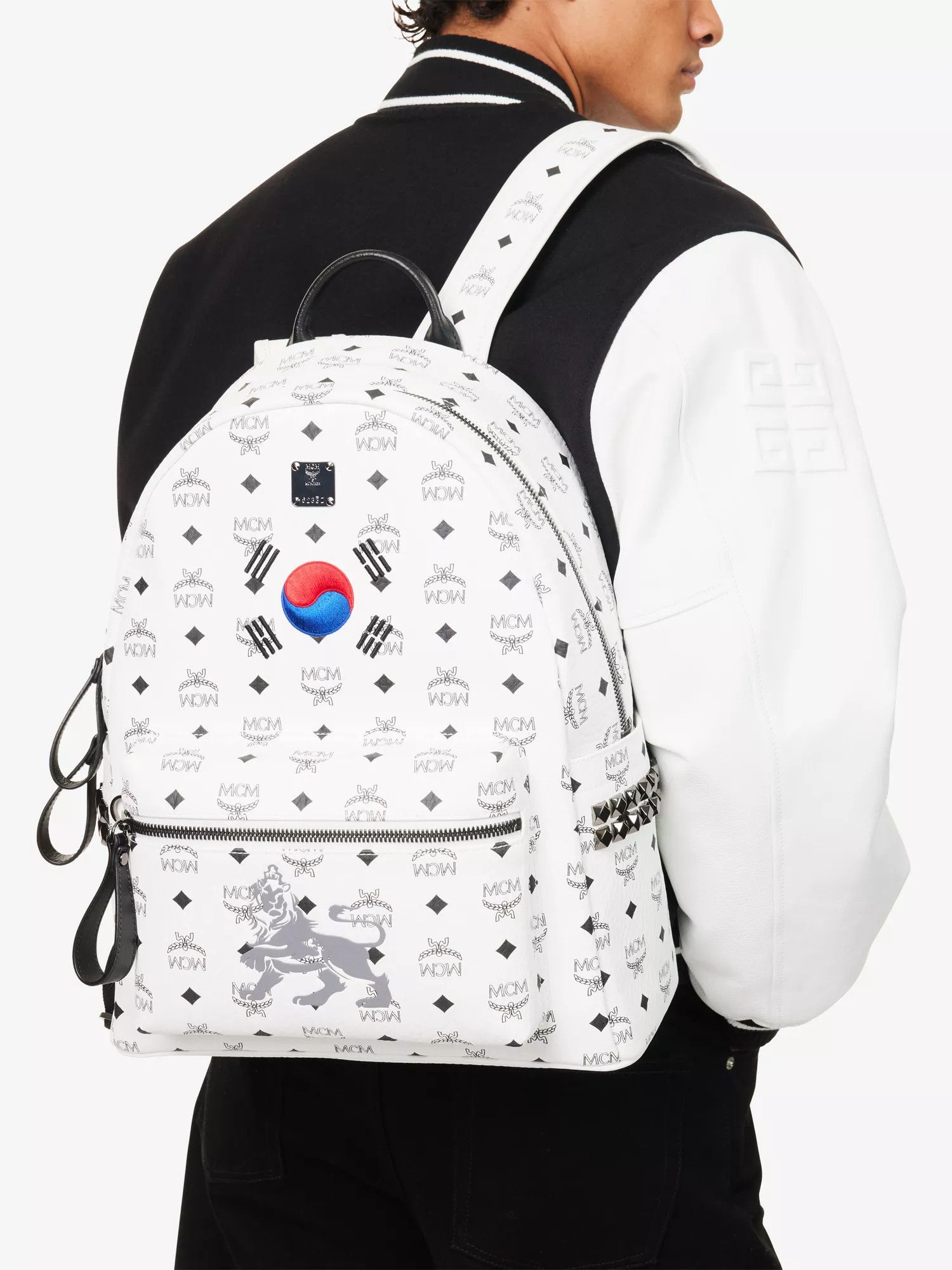 MCM o1mt1gz0825 Size: OS / Medium Backpack in White Size ONE SIZE - 2 Thumbnail